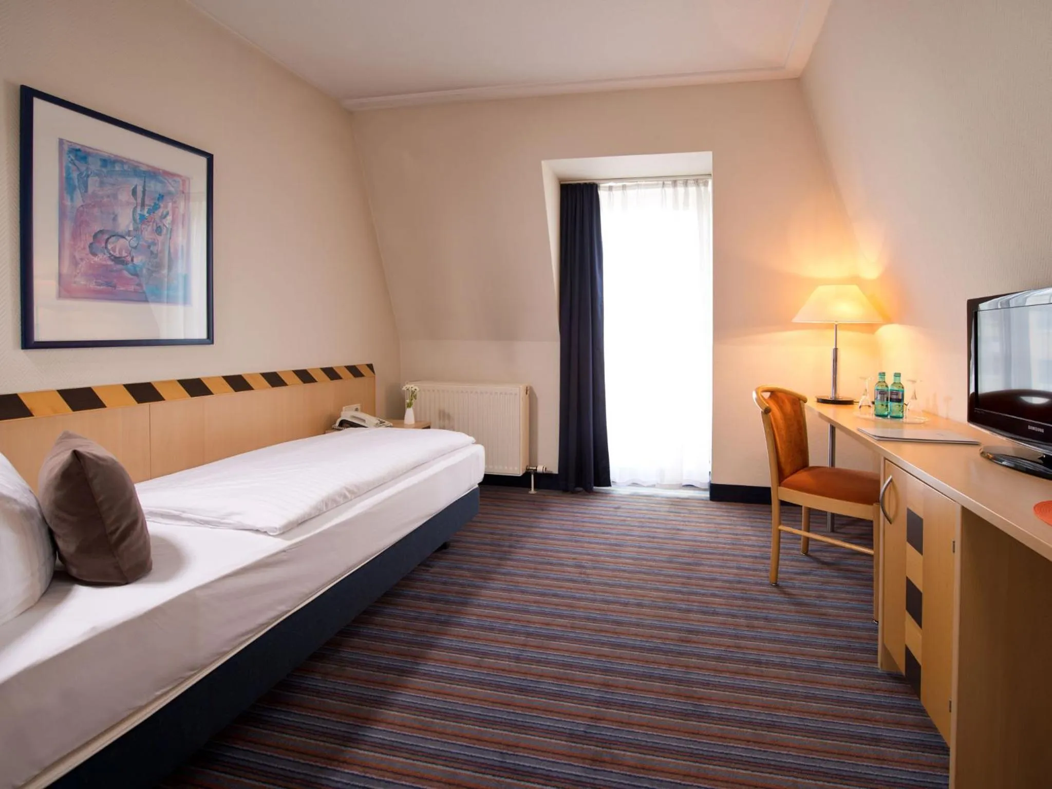Business Single Room in ACHAT Hotel Dresden Elbufer