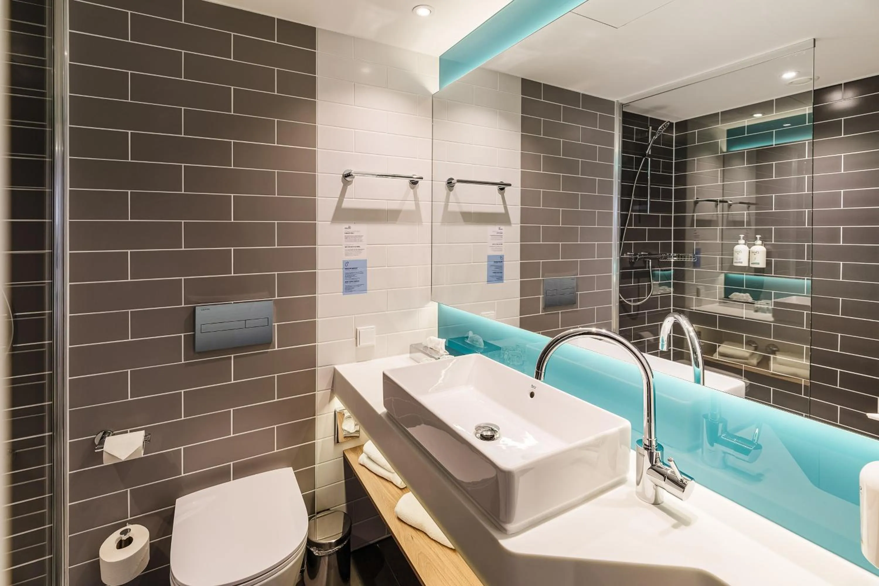 Two-Bedroom Suite in Holiday Inn Express Dresden Zentrum by IHG