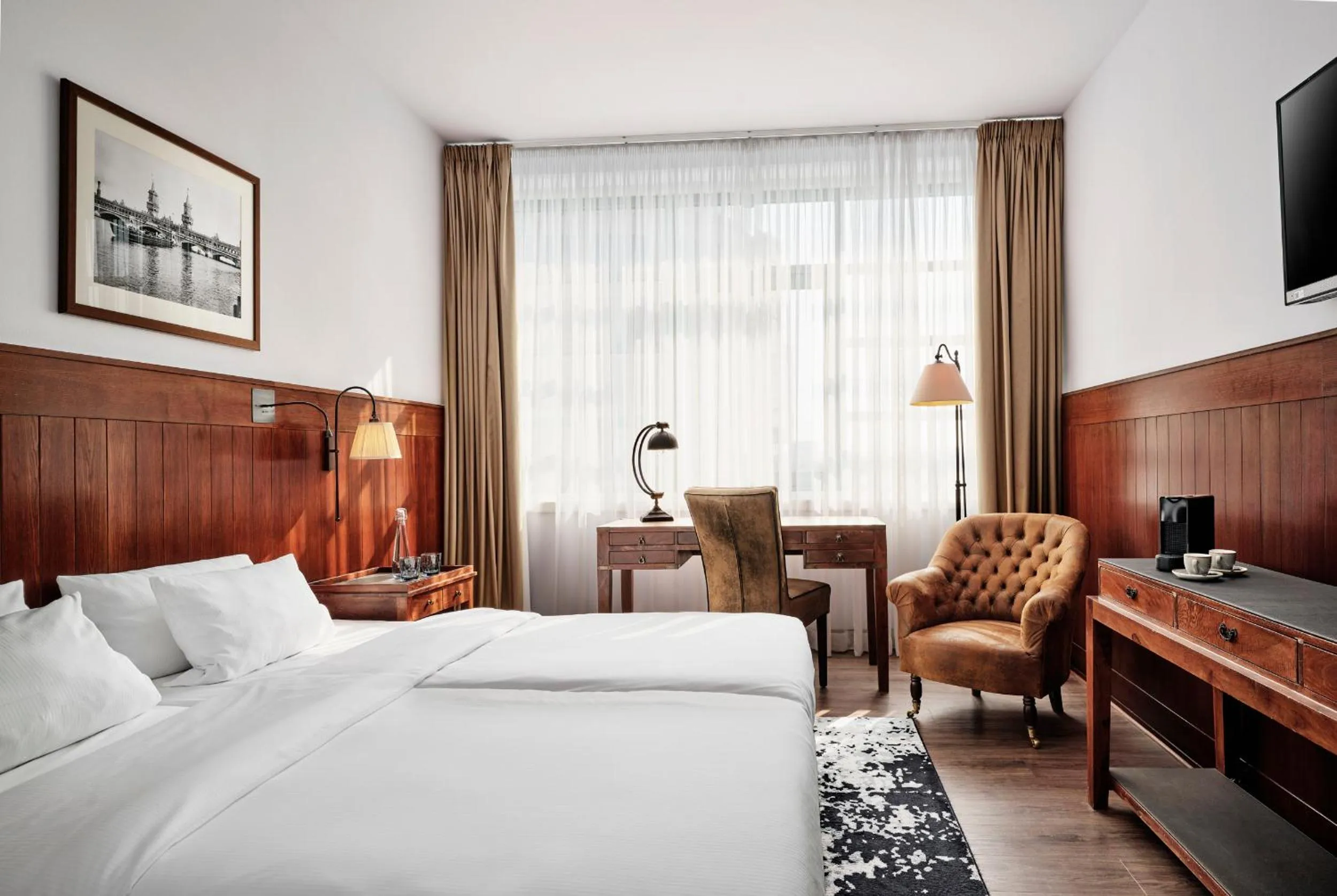 Deluxe Maritime Room with Side River View in AMERON Hotel Abion Spreebogen Berlin