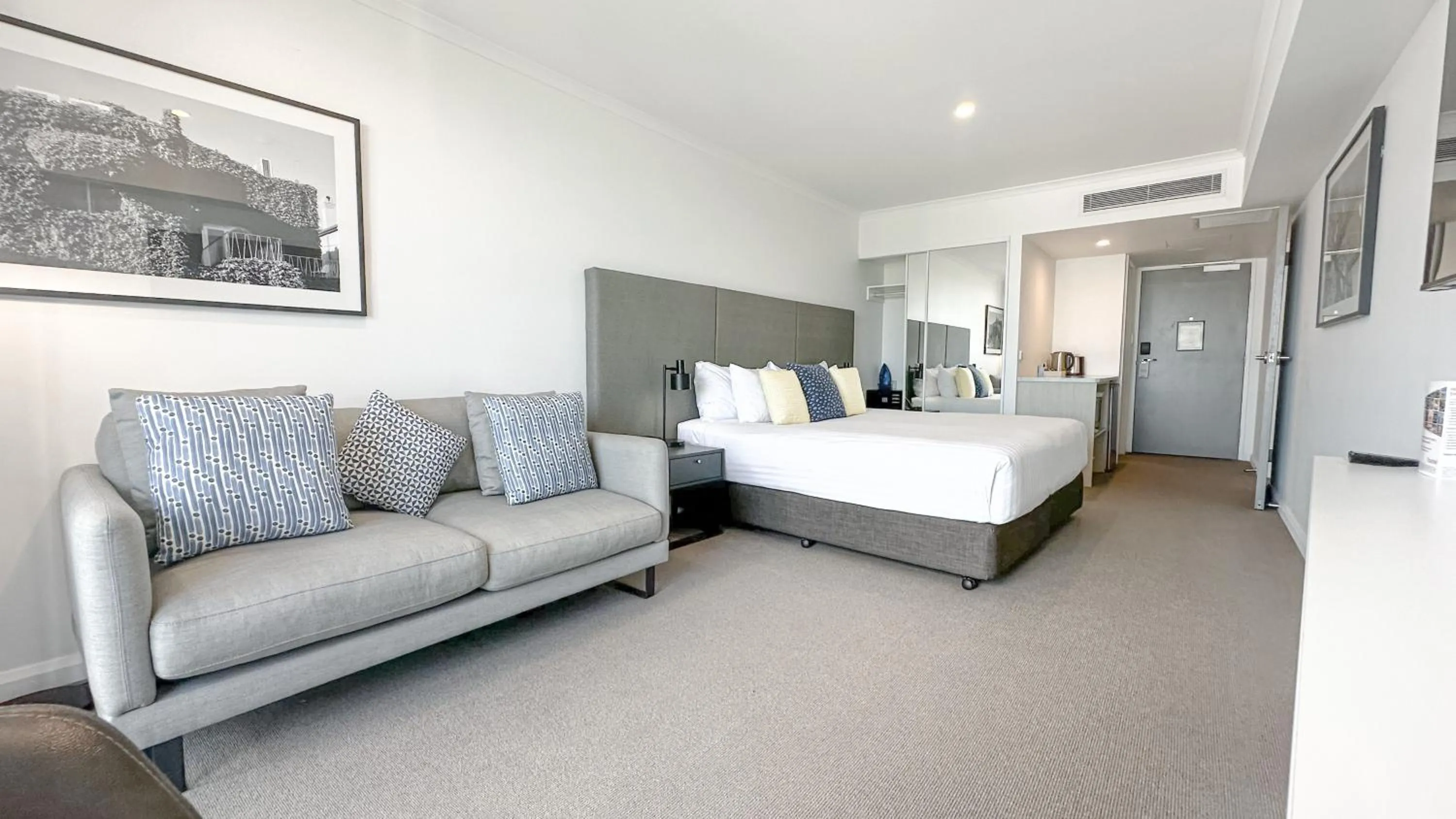 Two-Bedroom Suite - Dual Key in Oaks Toowoomba Hotel
