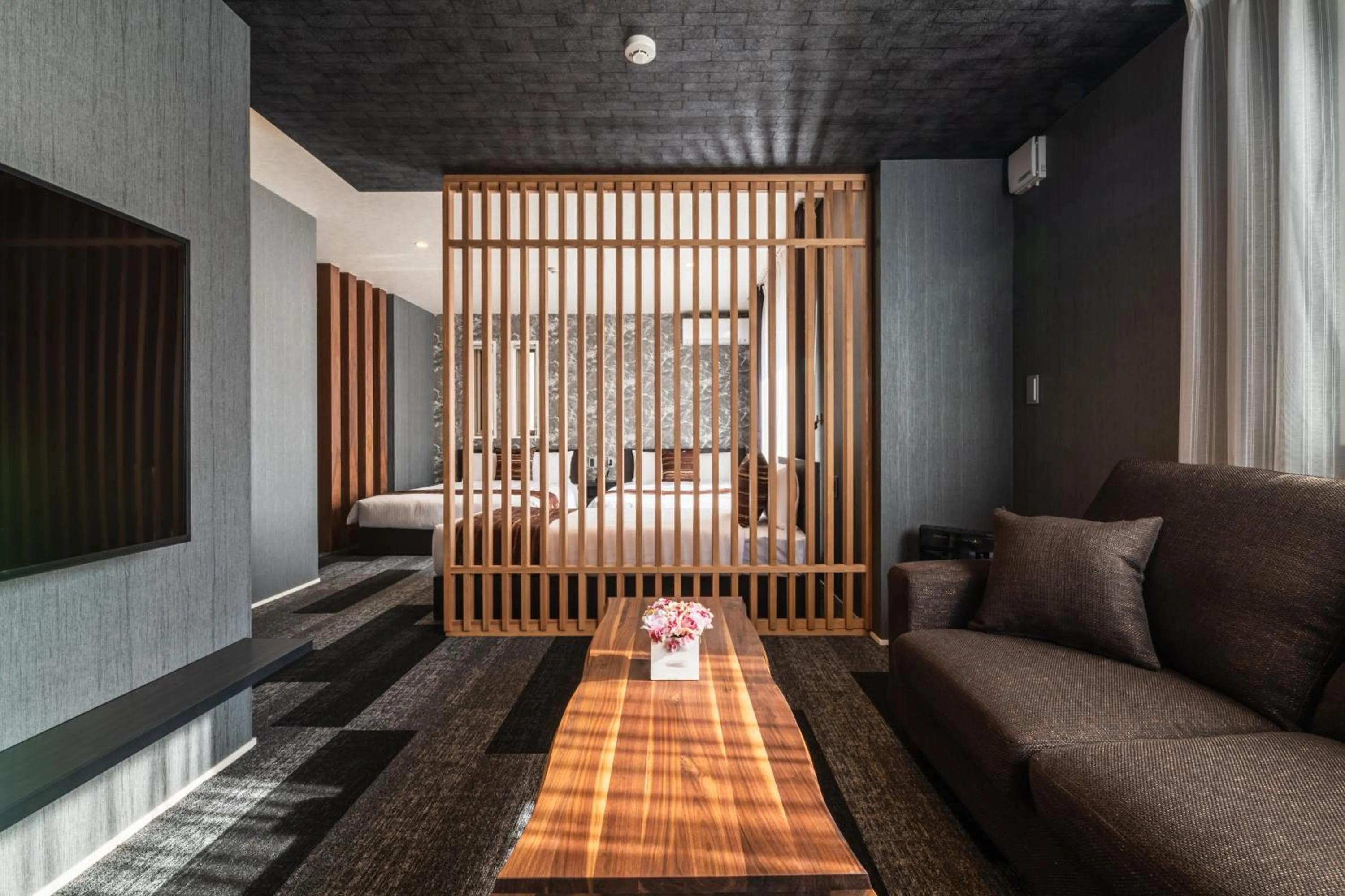 Deluxe Family Room in GRAND BASE Mojiko Ekimae