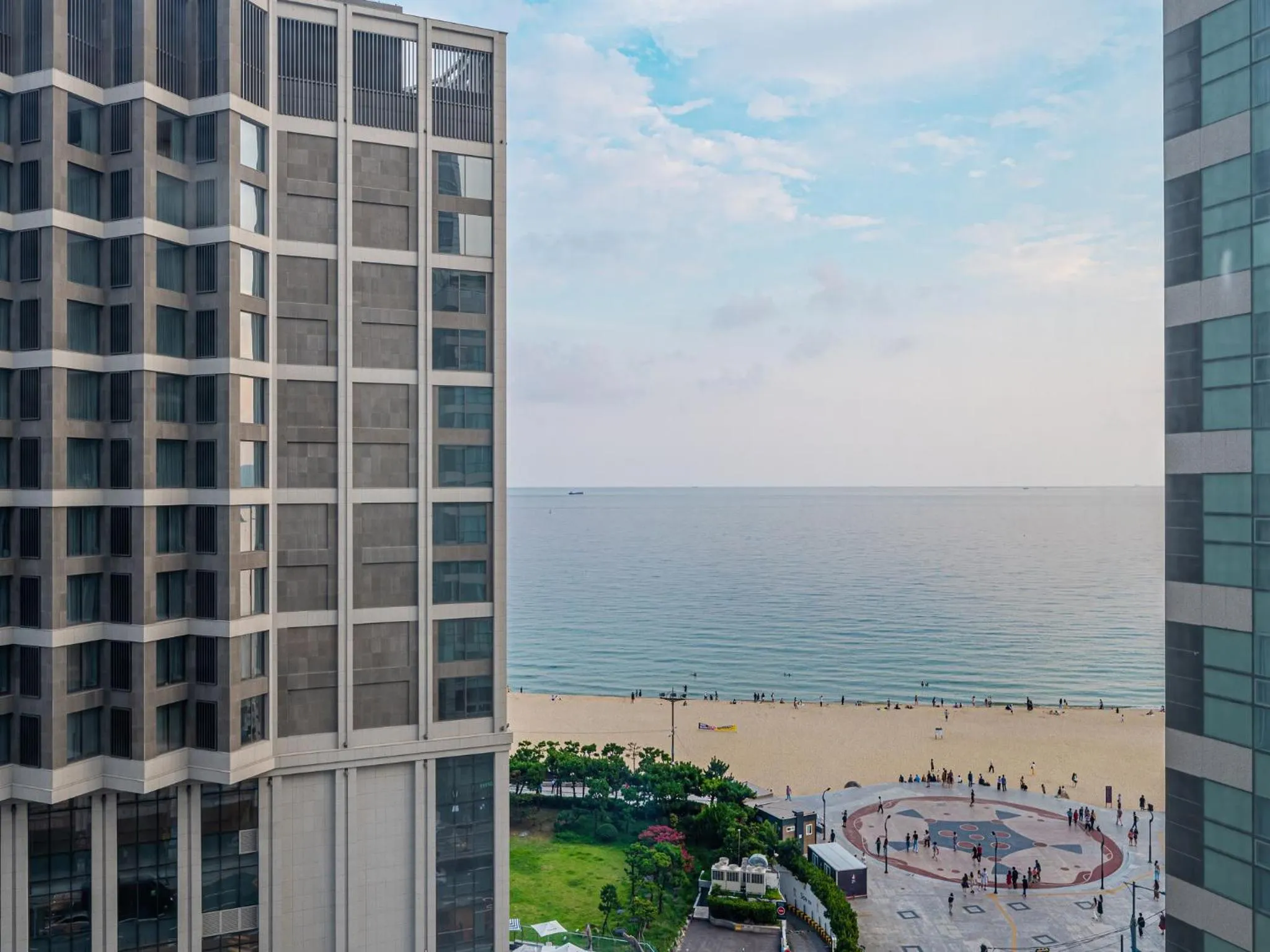 Superior Twin Room with Half Ocean View in Haeundae Seacloud Hotel Residence