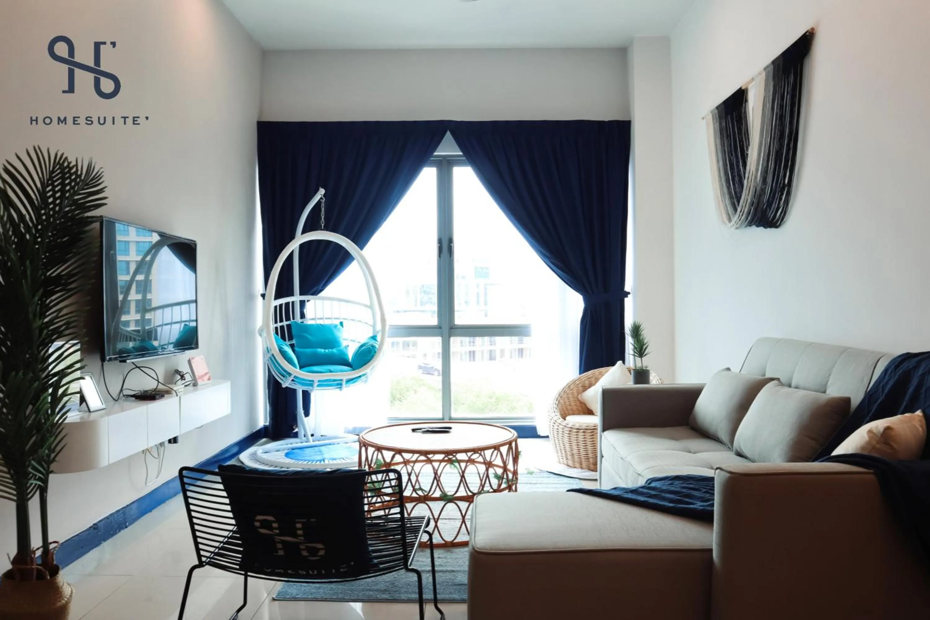 Two-Bedroom Apartment in Homesuite' Home at The Loft