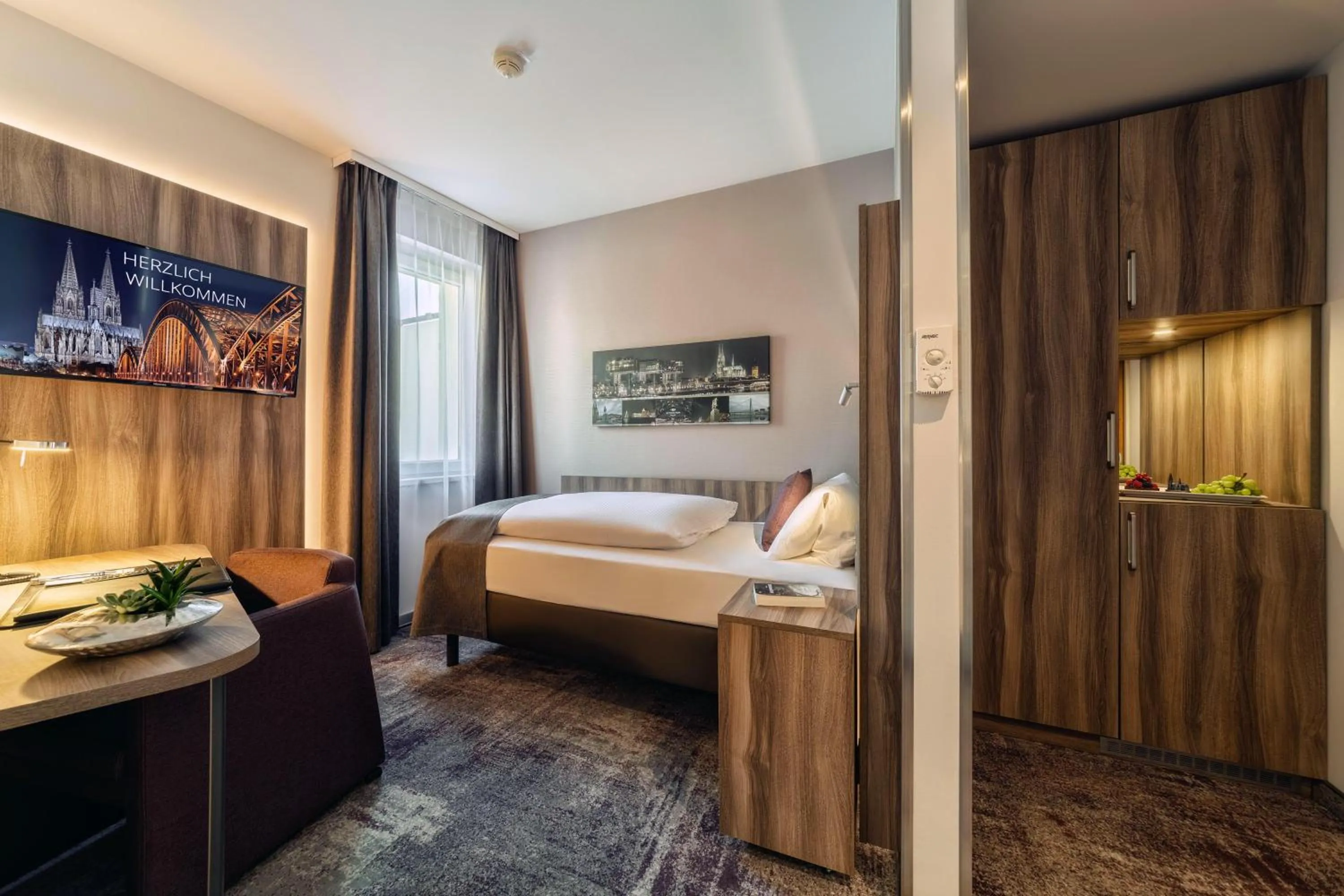 Superior Single Room with Cathedral view in CityClass Hotel am Dom