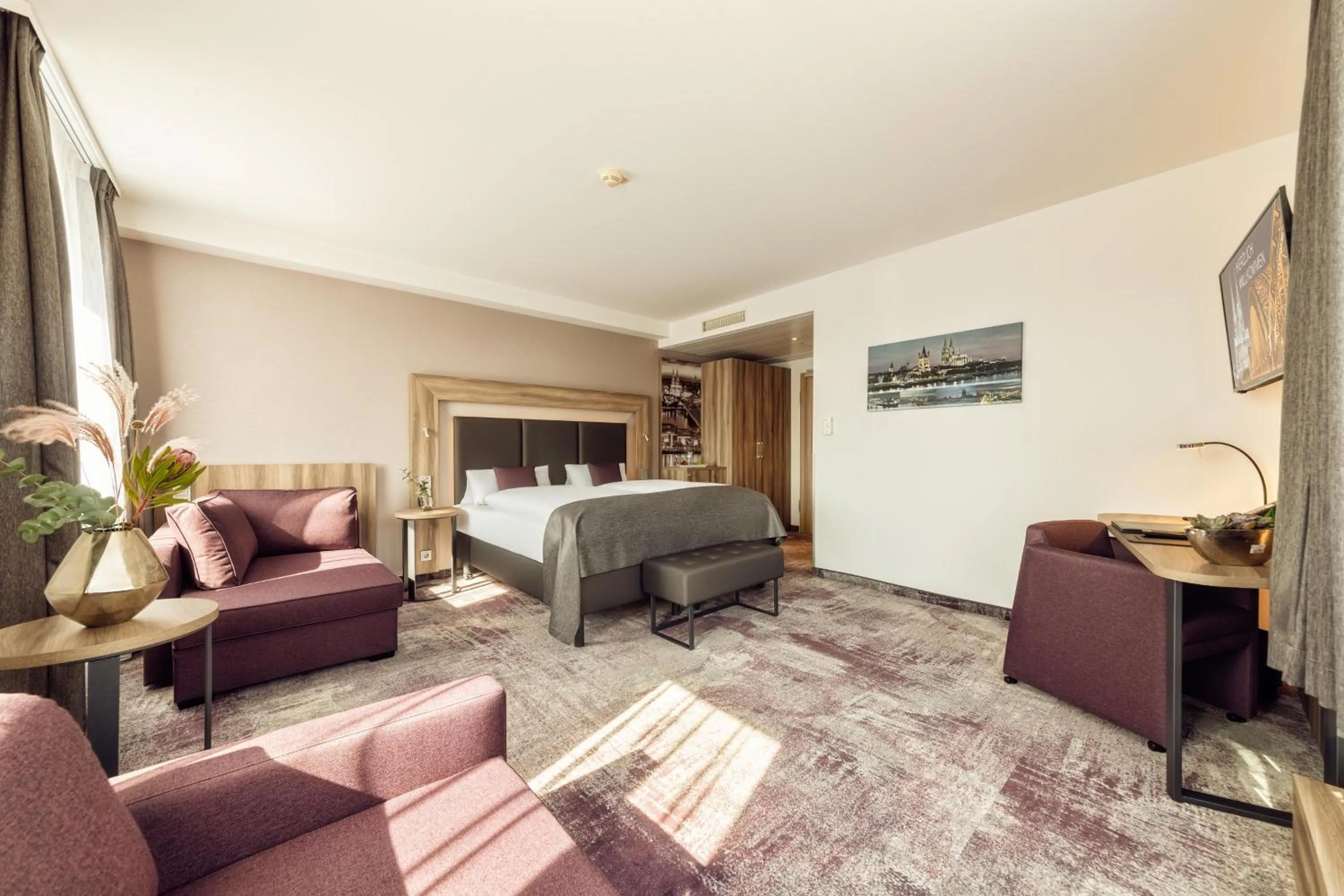 Junior Suite with Terrace and Cathedral View in CityClass Hotel am Dom