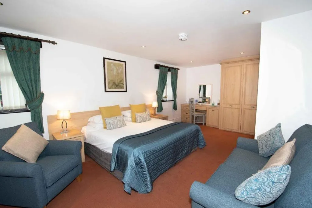 Deluxe Twin Room in The Plough Inn