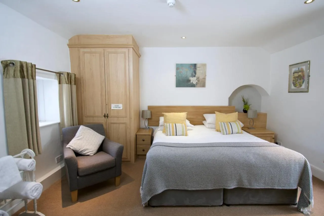 Twin Room with Private Bathroom in The Plough Inn