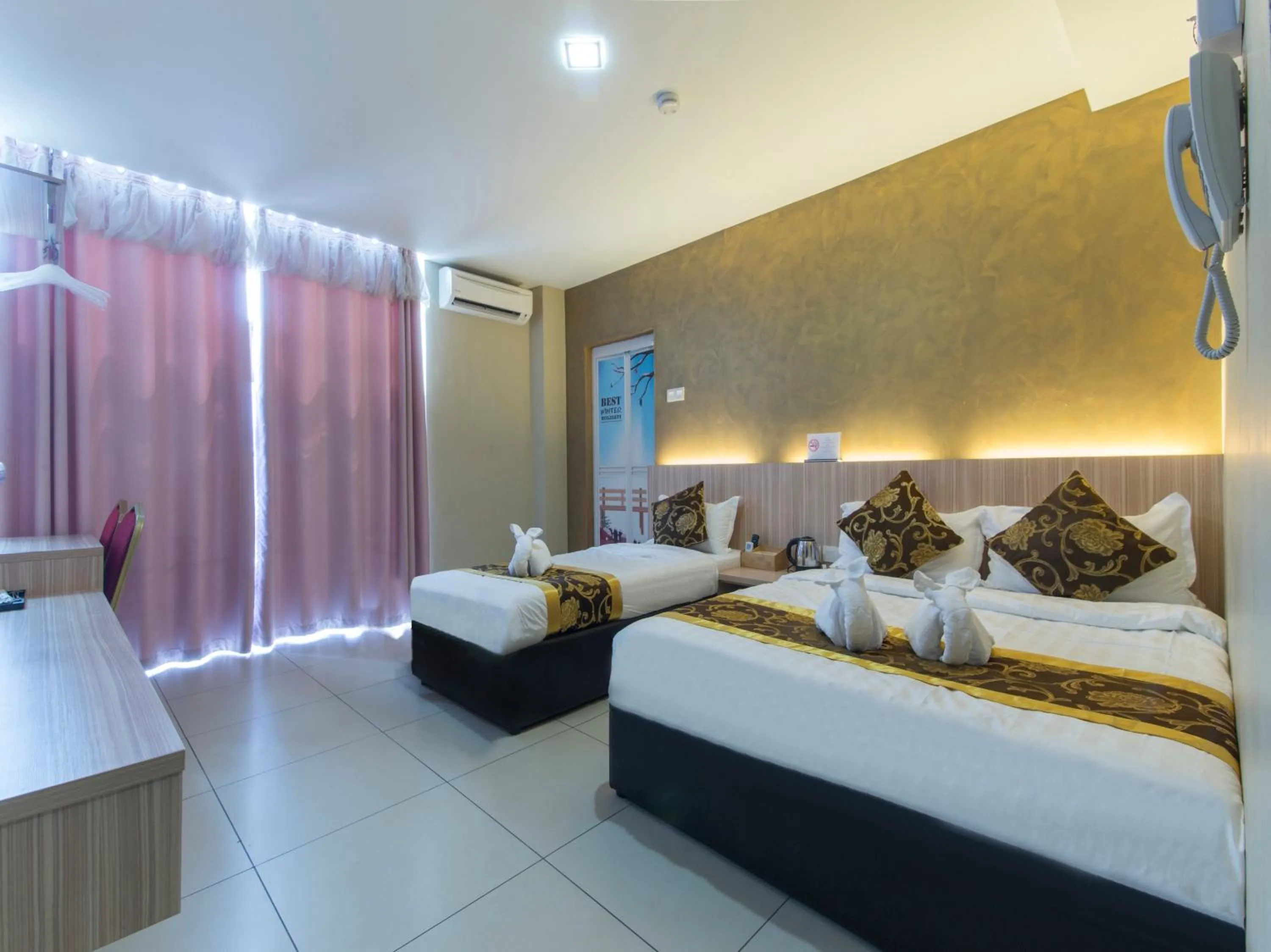 Superior Triple Room in Top Garden Hotel