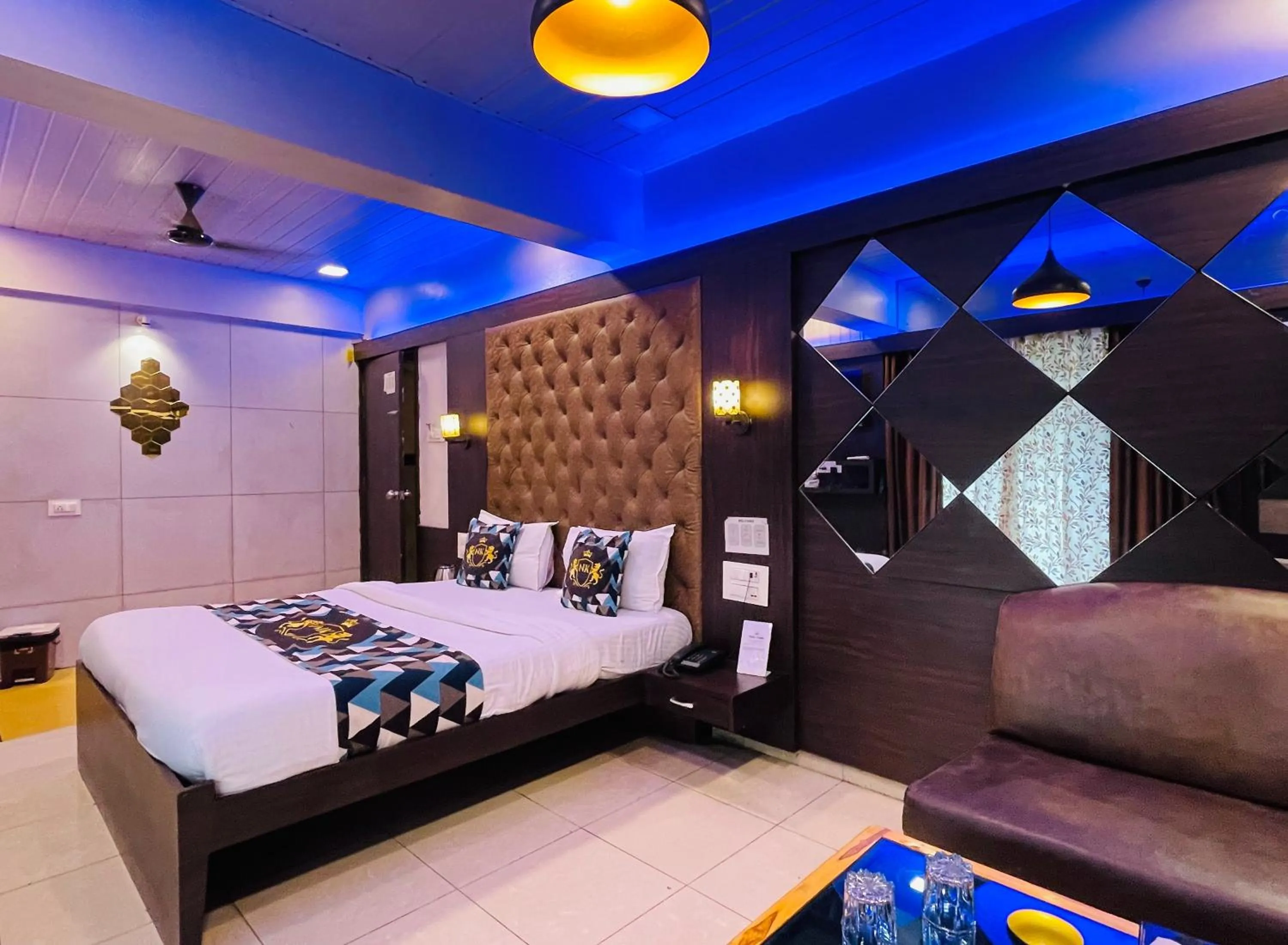 Deluxe Queen Room in Hotel Neelkiran