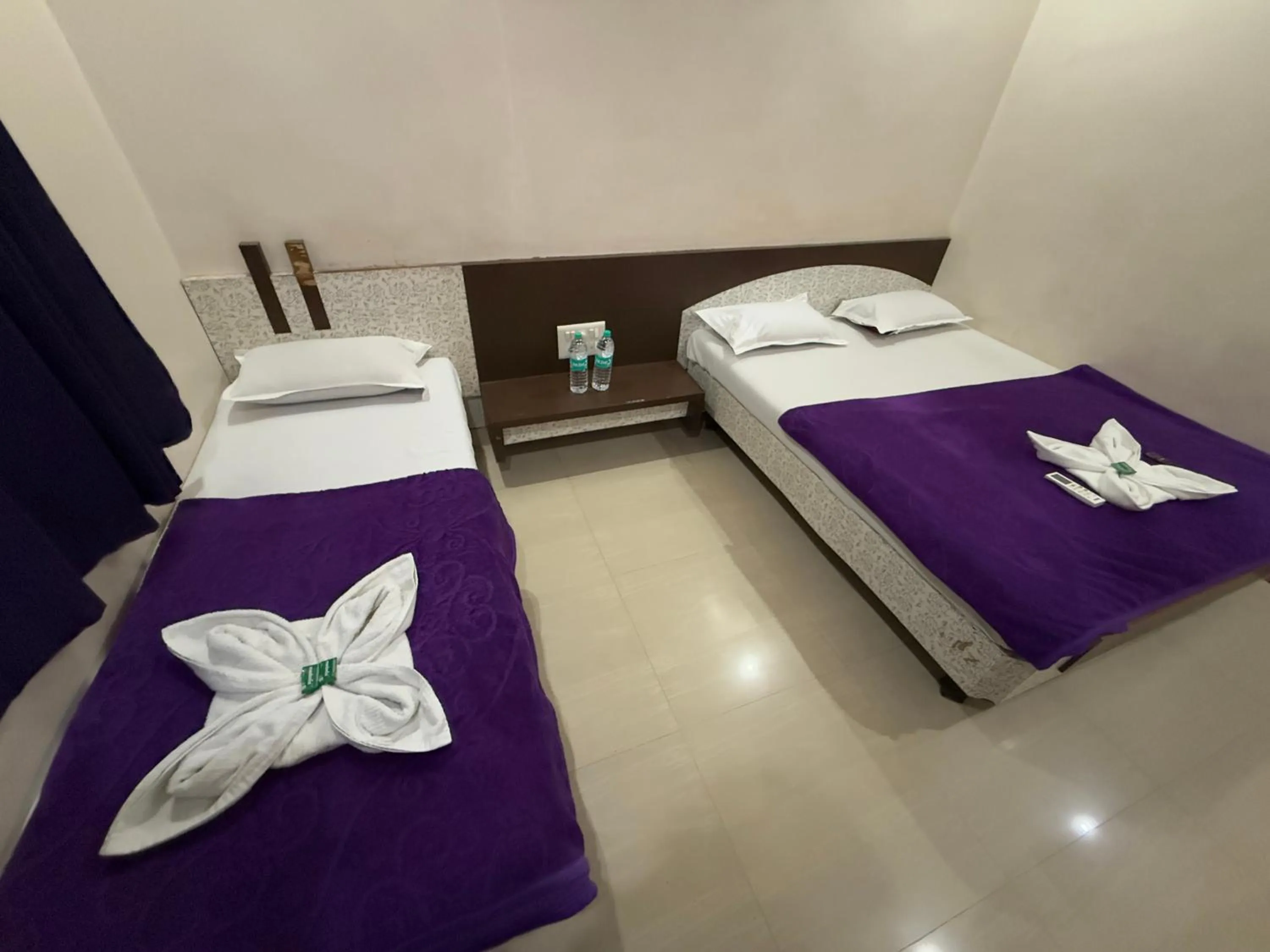 Standard Room AC with Triple Bed in Hotel Temple Sai