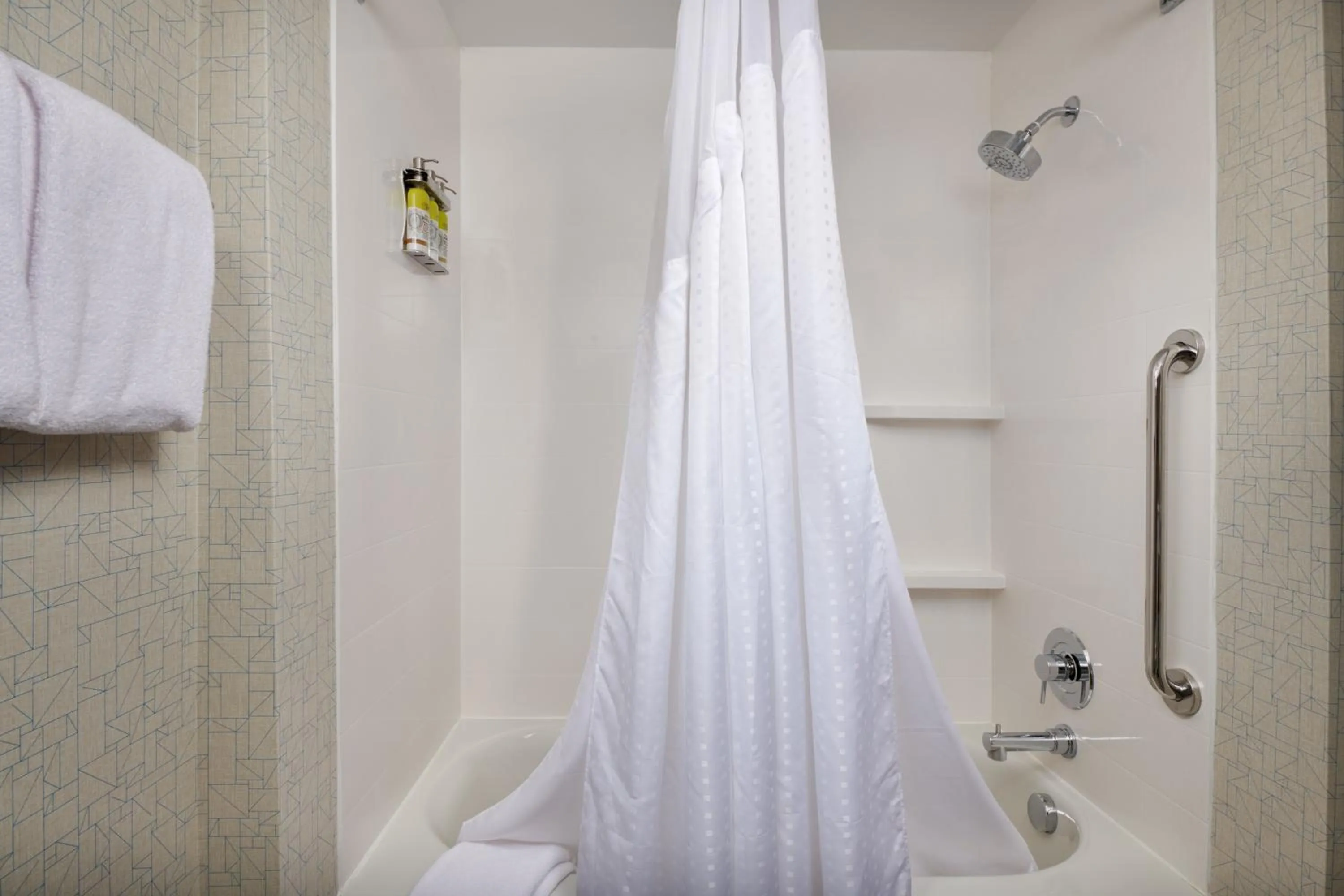 King Room - Hearing Accessible in Holiday Inn Express - Lockport by IHG