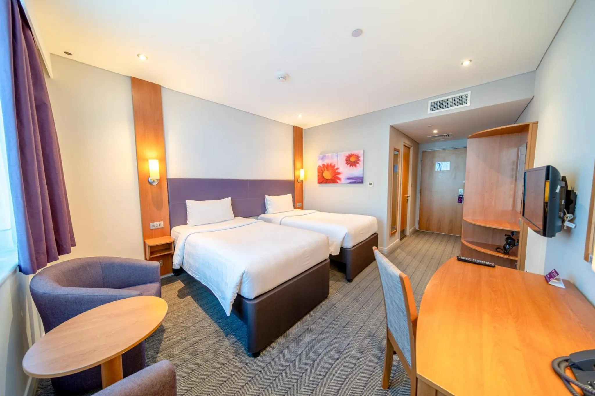 Twin Room - Non Smoking - FREE Airport Shuttle & Yas Island drop off in Premier Inn Abu Dhabi Airport Business Park