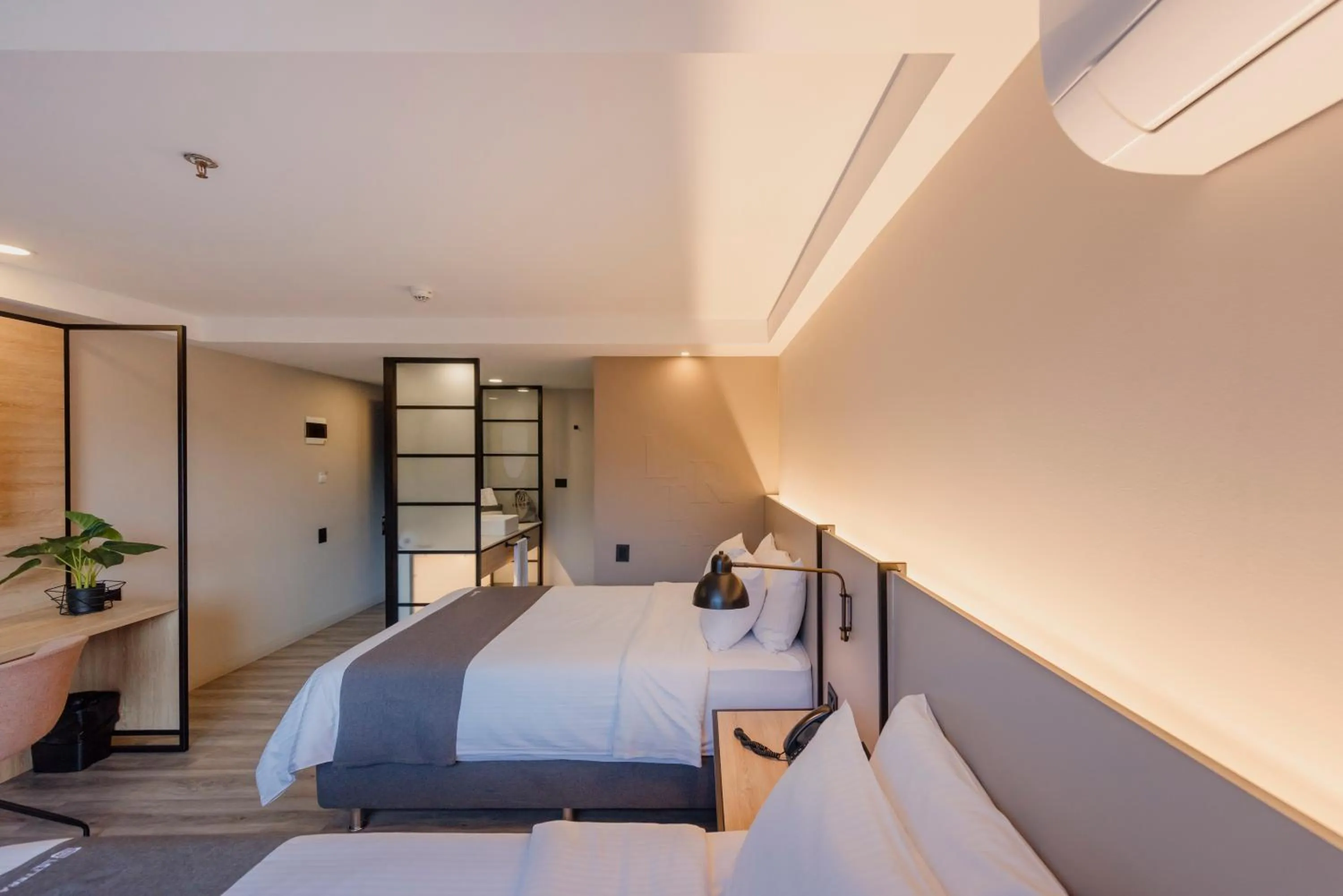 Twin Room with Balcony - single occupancy in Lettera Hotel
