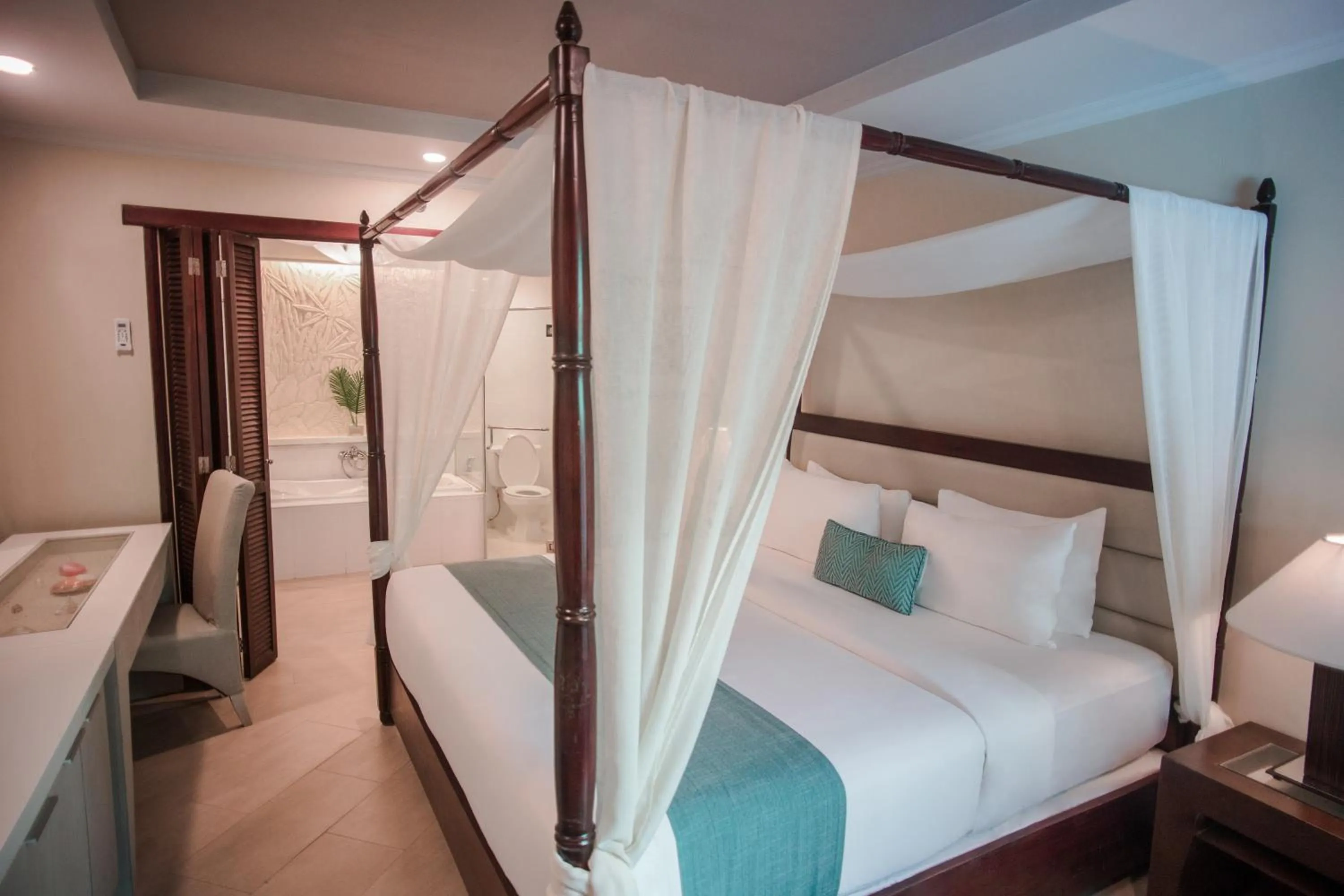 Grand Queen Room Poolside in Boracay Mandarin Island Hotel