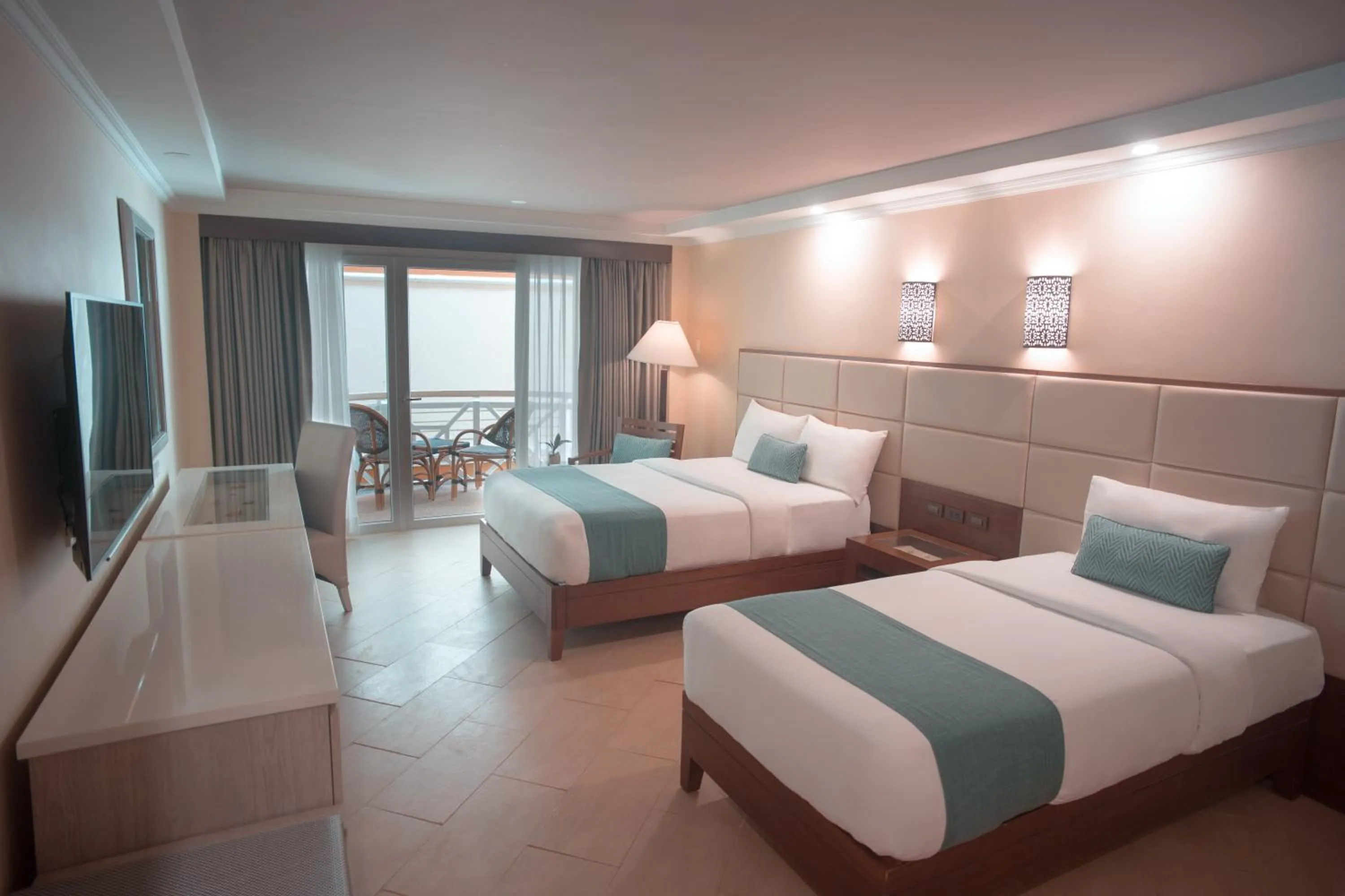 Deluxe Twin Room in Boracay Mandarin Island Hotel