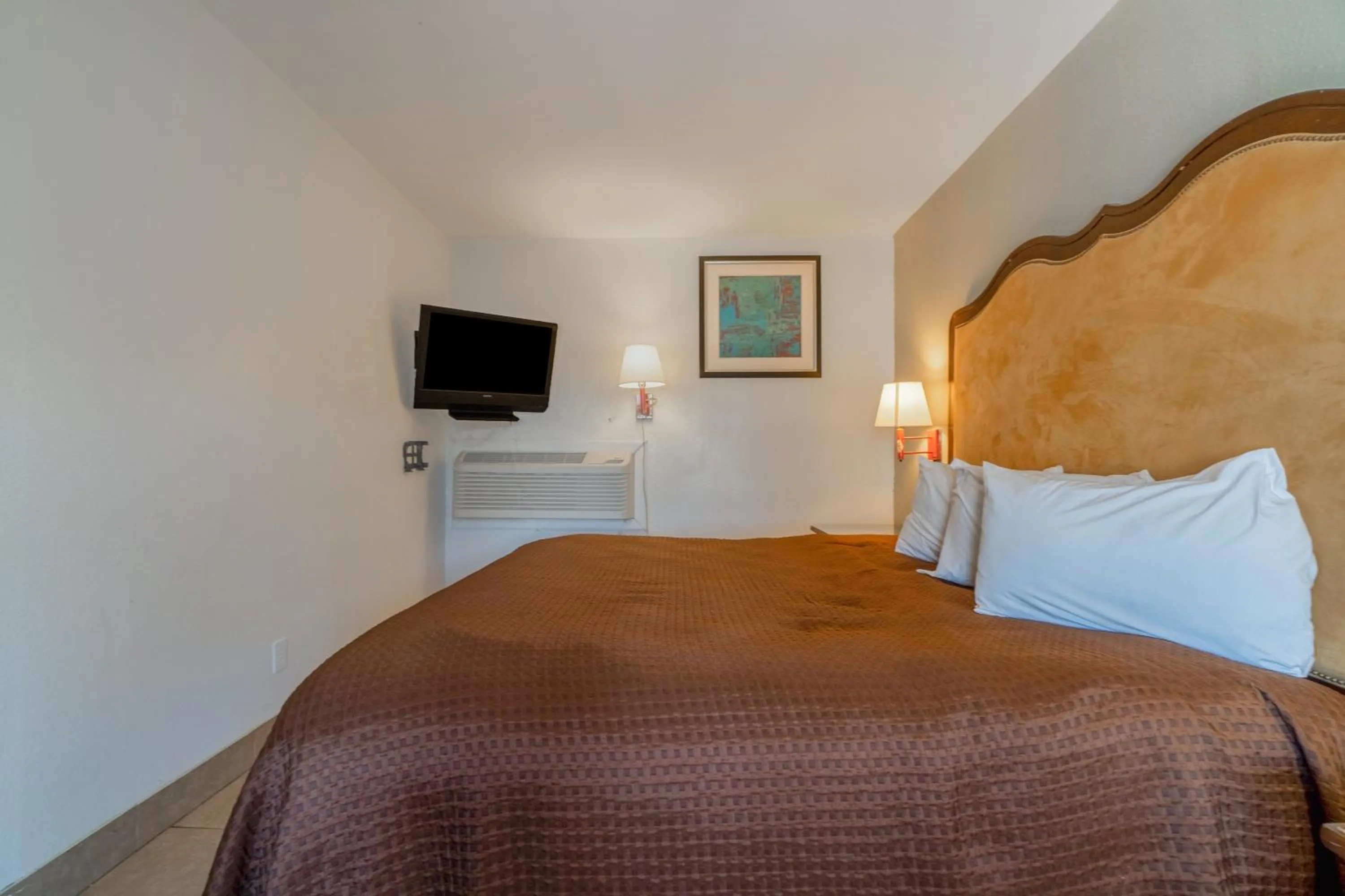 King Room in Pelican Inn by Belvilla Aransas Pass, TX