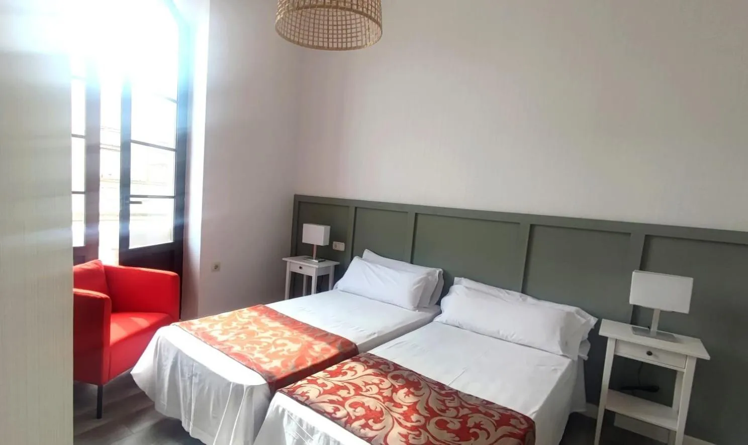 Deluxe One-Bedroom Apartment in Oh Nice Revellin Ceuta