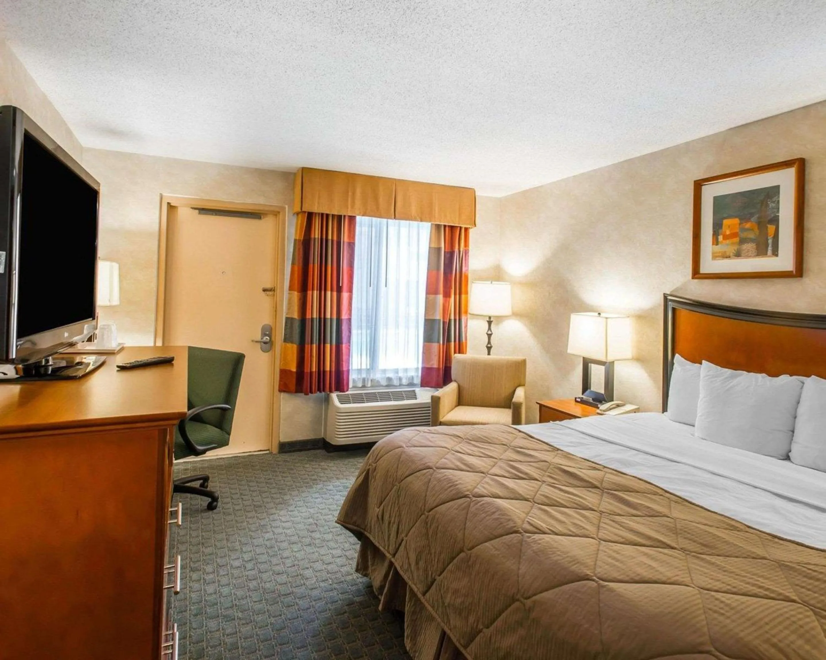 King Room - Non-Smoking in Quality Inn and Conference Center Greeley Downtown