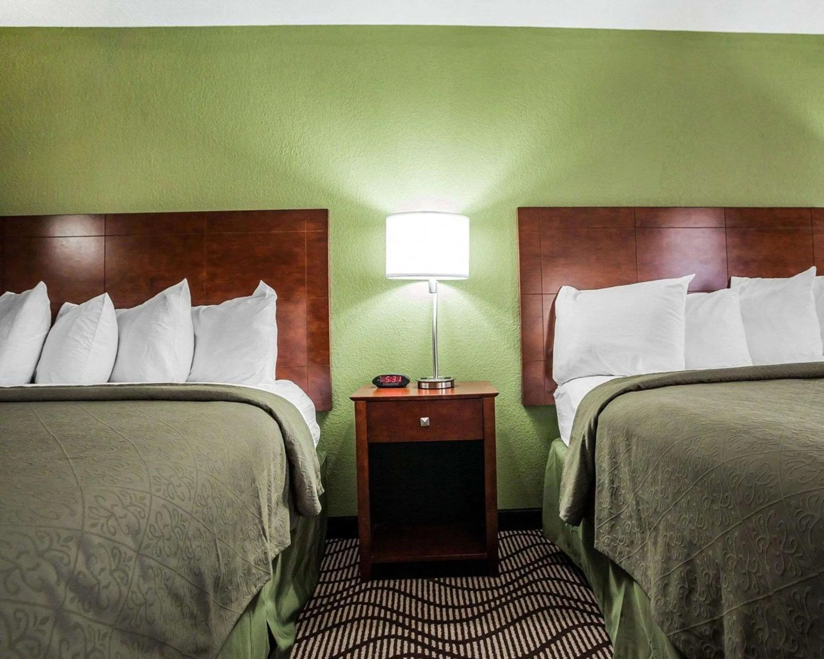 Queen Room with Two Queen Beds - Non-Smoking in Quality Inn & Suites Altoona - Des Moines