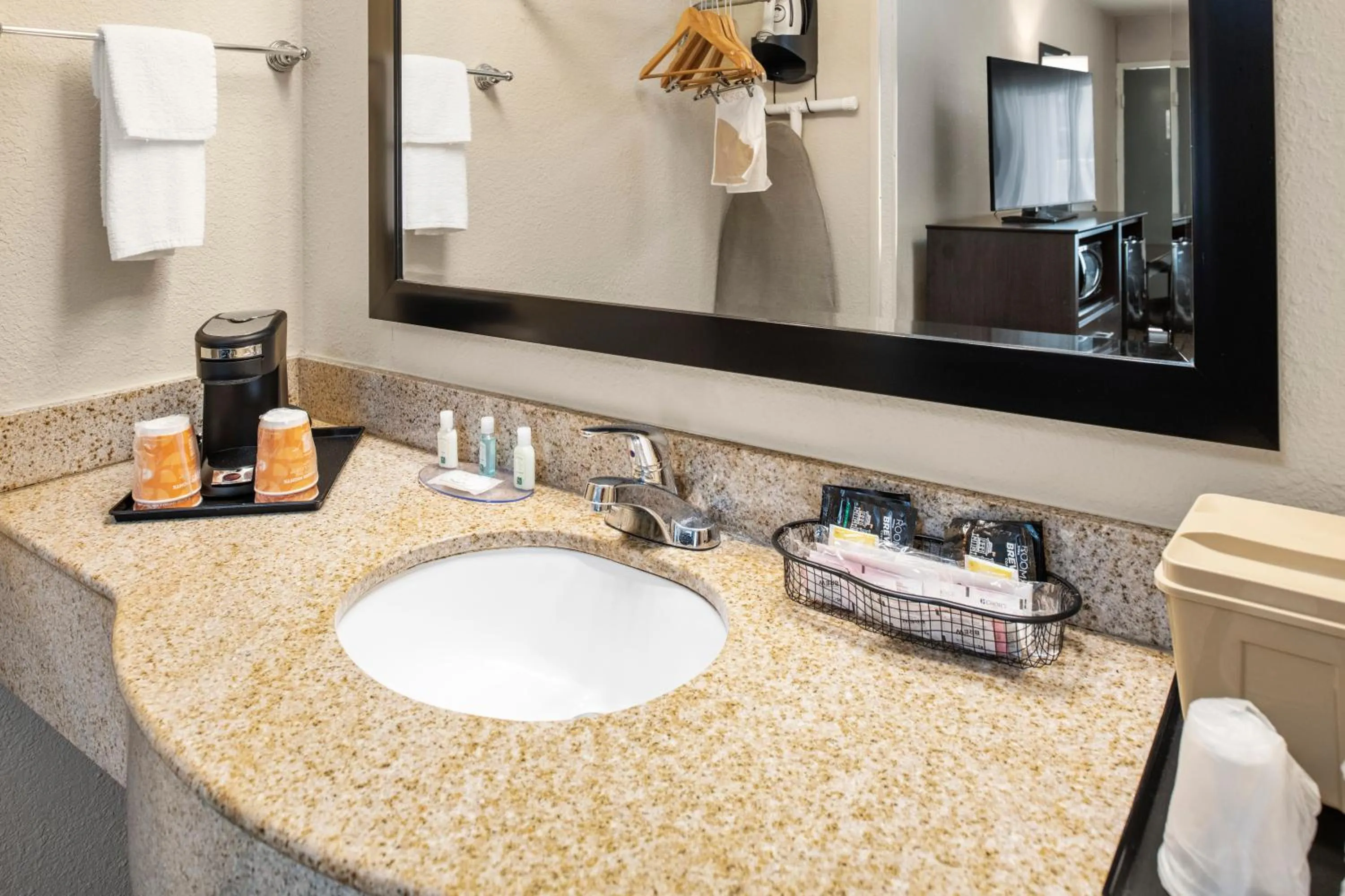 Double Room with Two Double Beds - Ground Floor in Quality Inn Kingsland