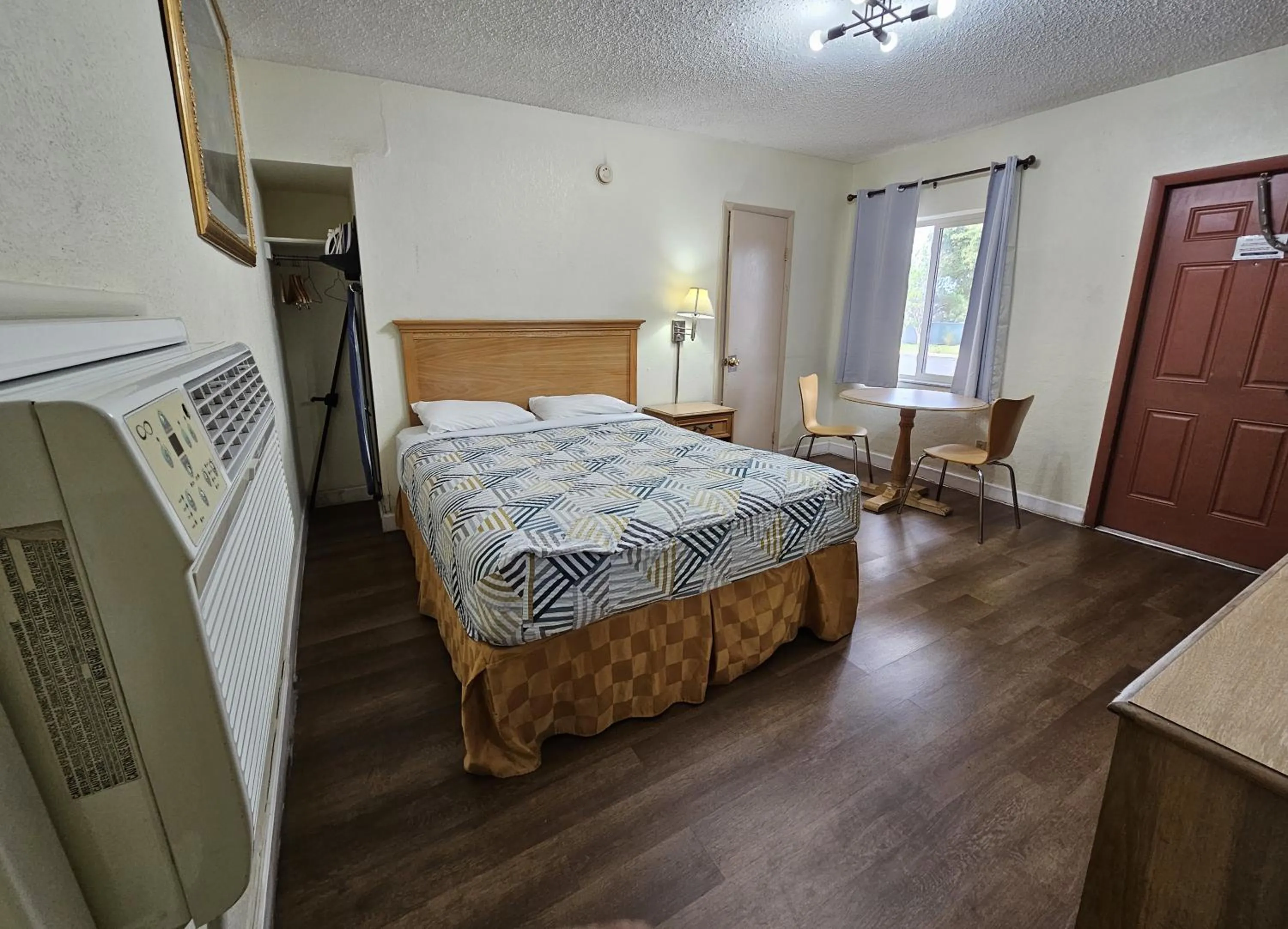 Queen Room - Non-Smoking in Rodeway Inn Fort Pierce US Highway 1