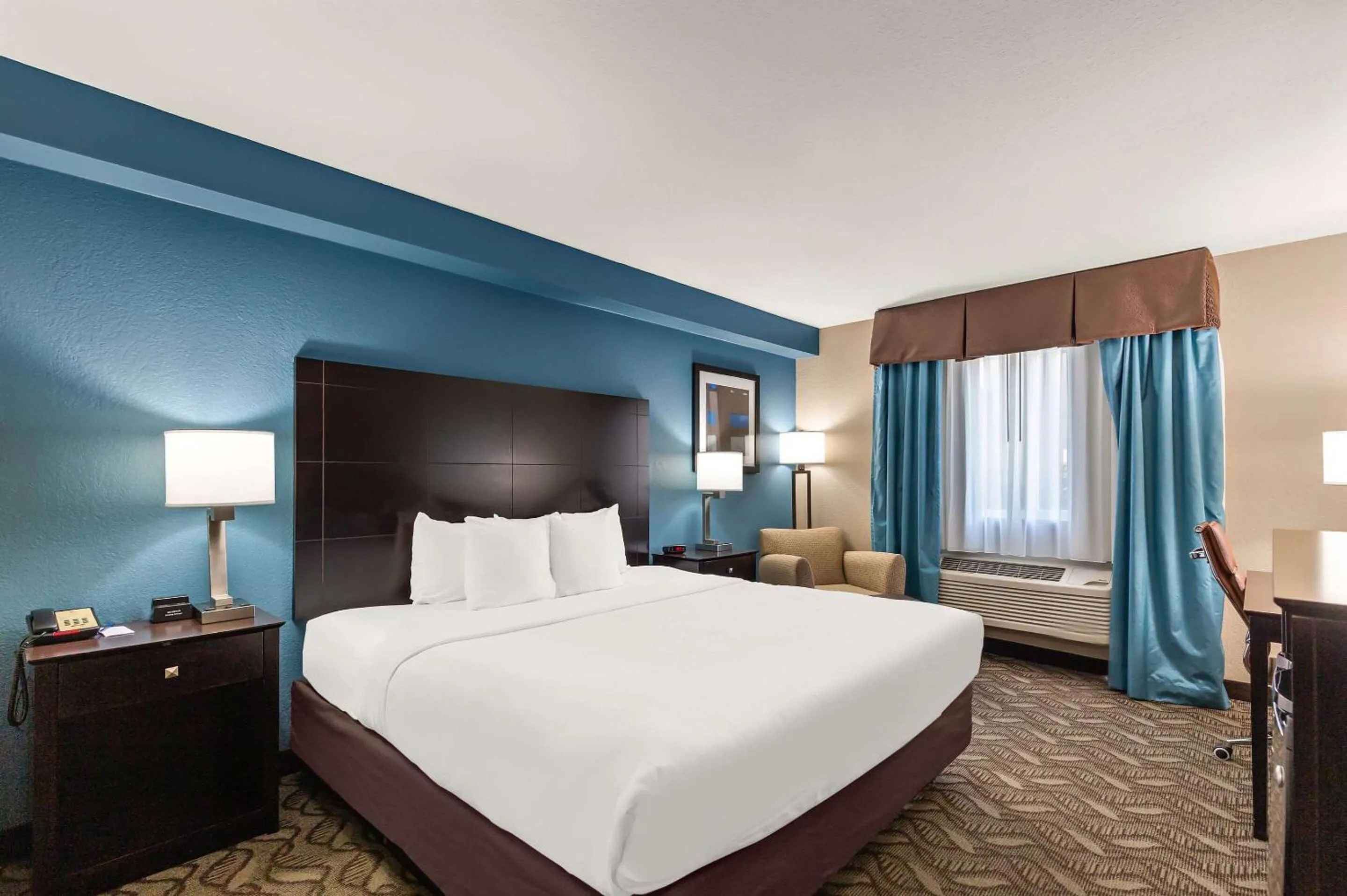 King Room - Non-Smoking in Comfort Inn & Suites Springfield I-55