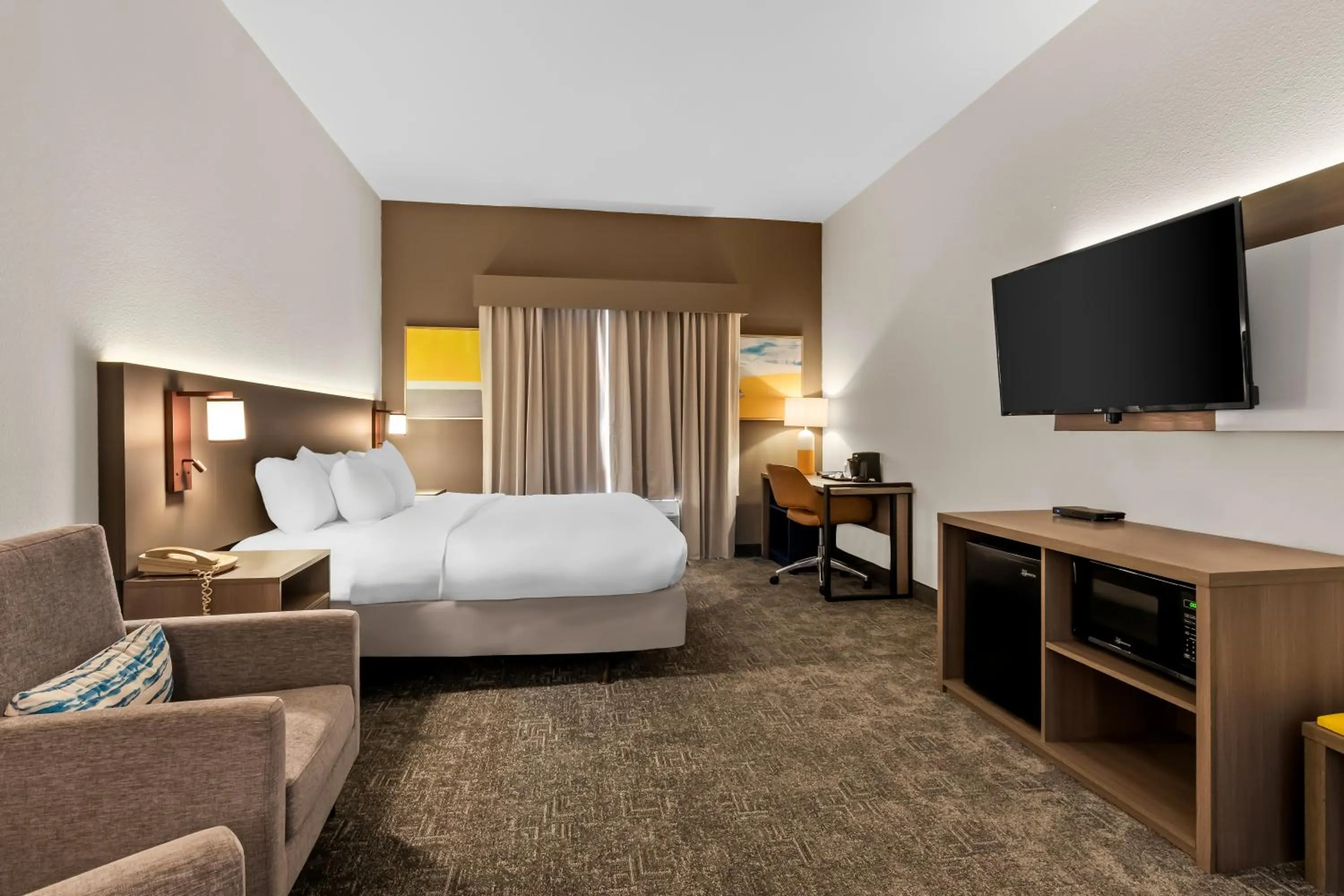 King Room - Accessible/Non-Smoking in Comfort Inn & Suites Elk City South