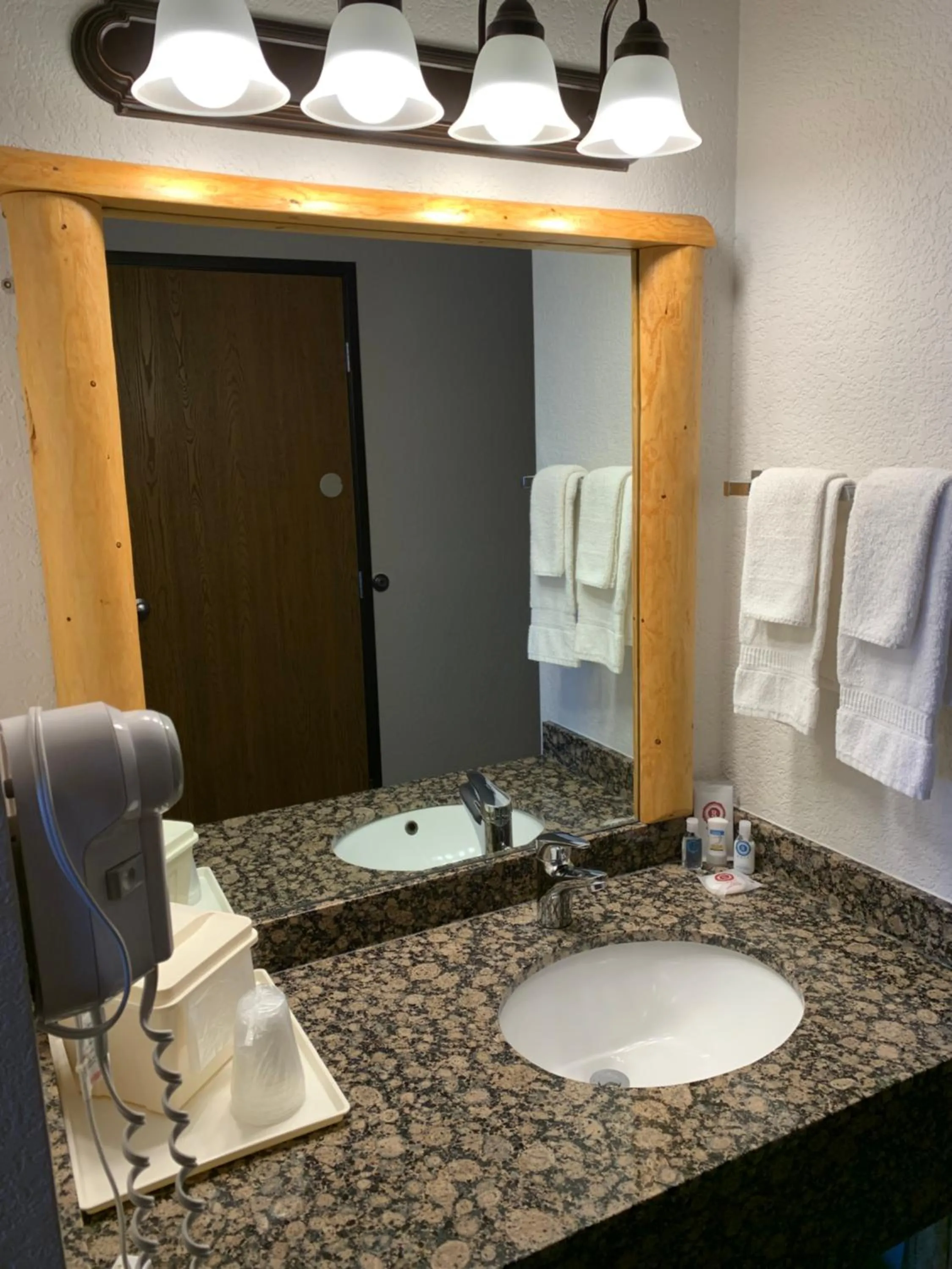 King Room - Accessible/Non-Smoking in The Antler Lodge - Gardiner