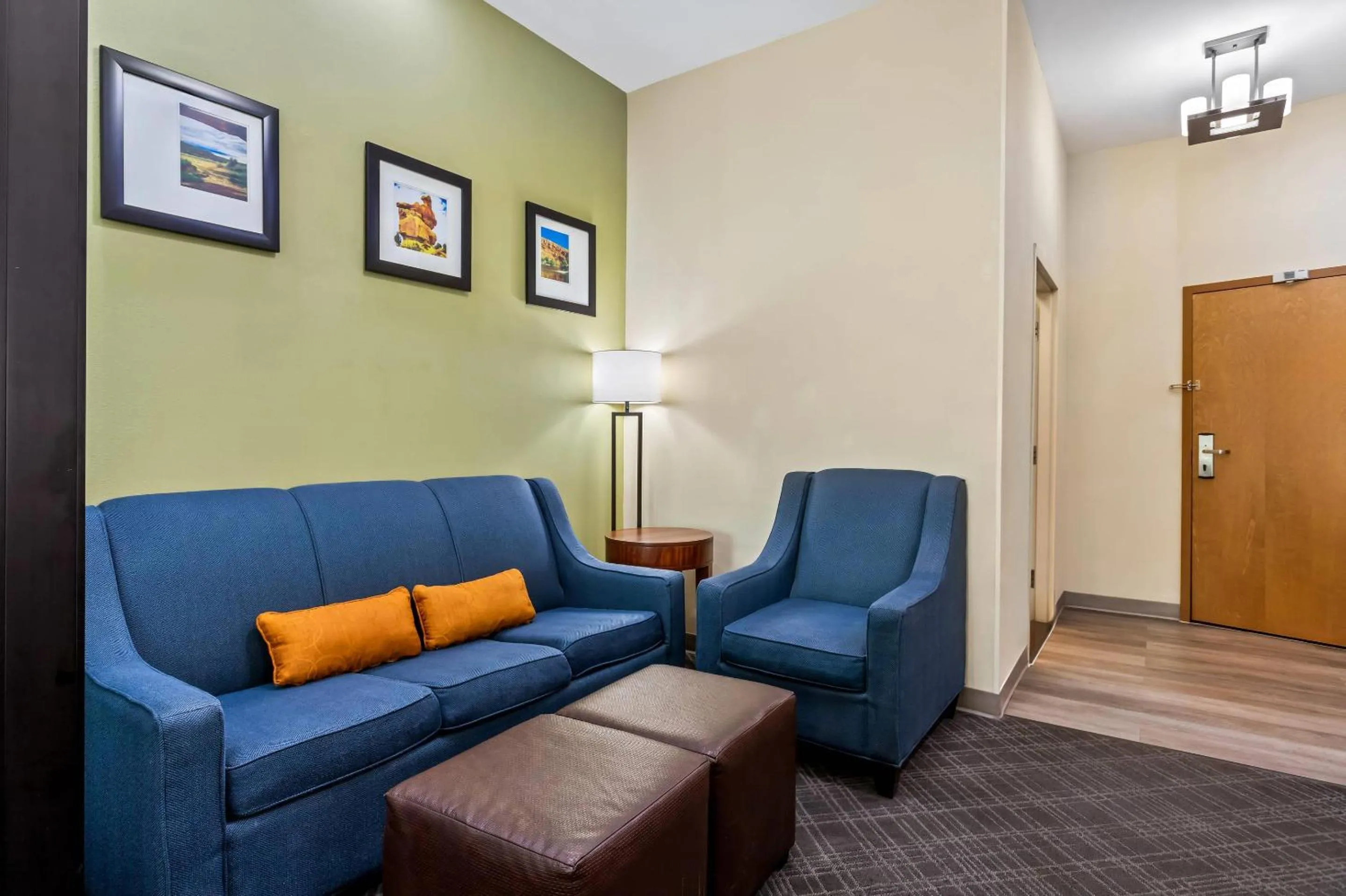 Queen Suite with Two Queen Beds  in Comfort Suites Roswell North