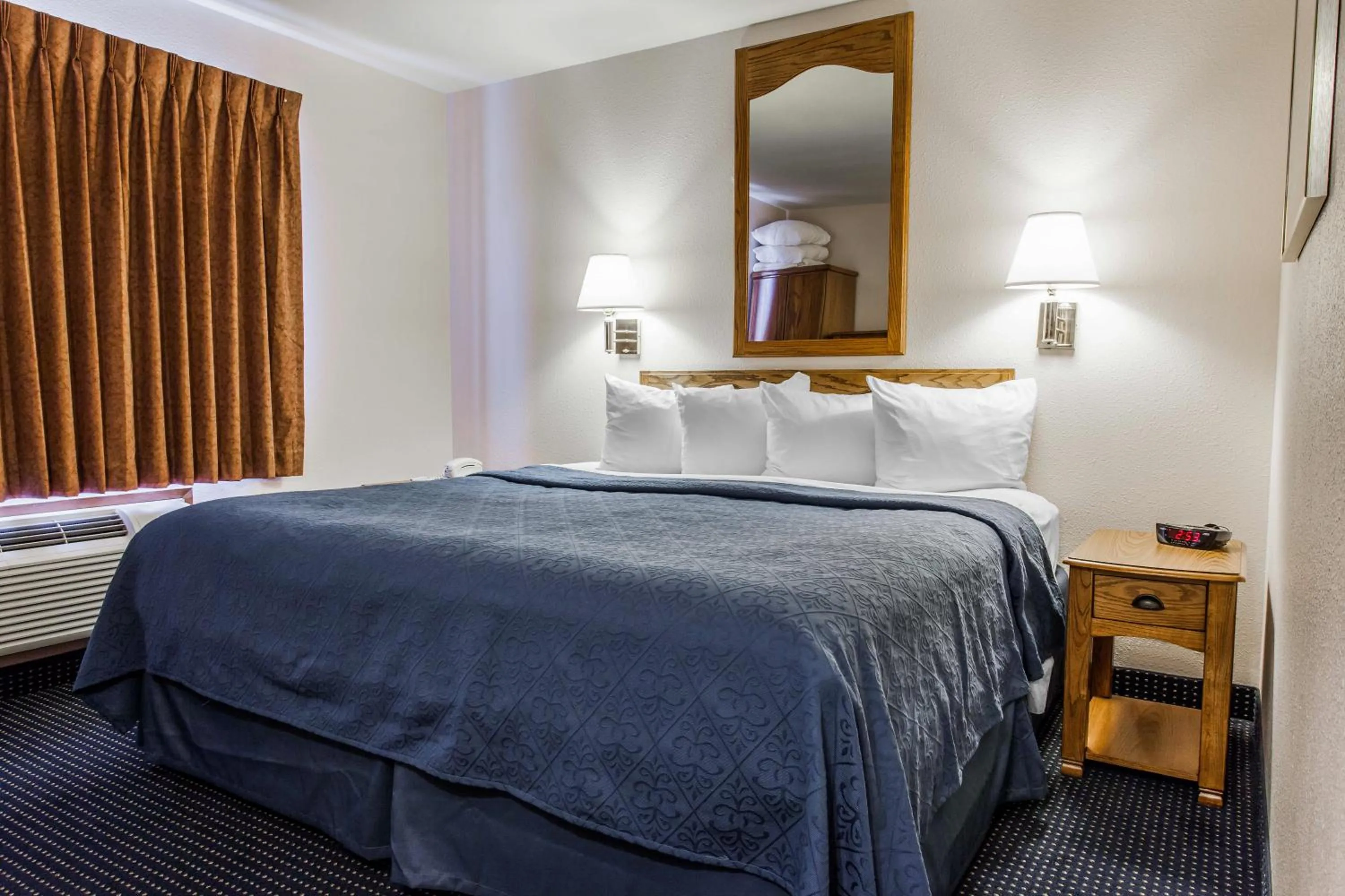 King Room - Non-Smoking in Quality Inn & Suites Goldendale