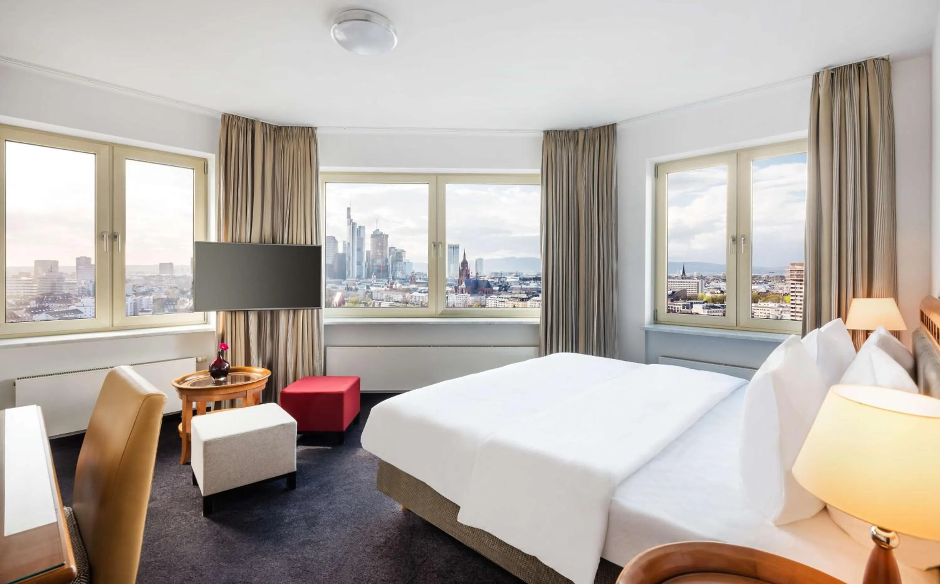 King Room with Kitchenette and Skyline View in Lindner Hotel Frankfurt Main Plaza, part of JdV by Hyatt