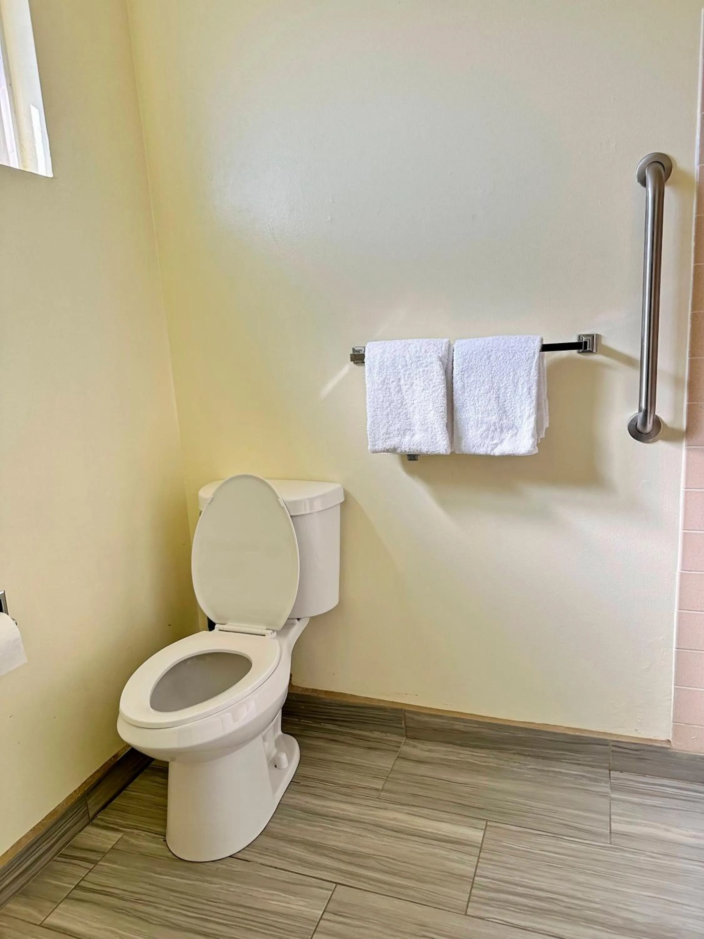 Queen Room - Non-Smoking in Rodeway Inn Boardman - Hermiston