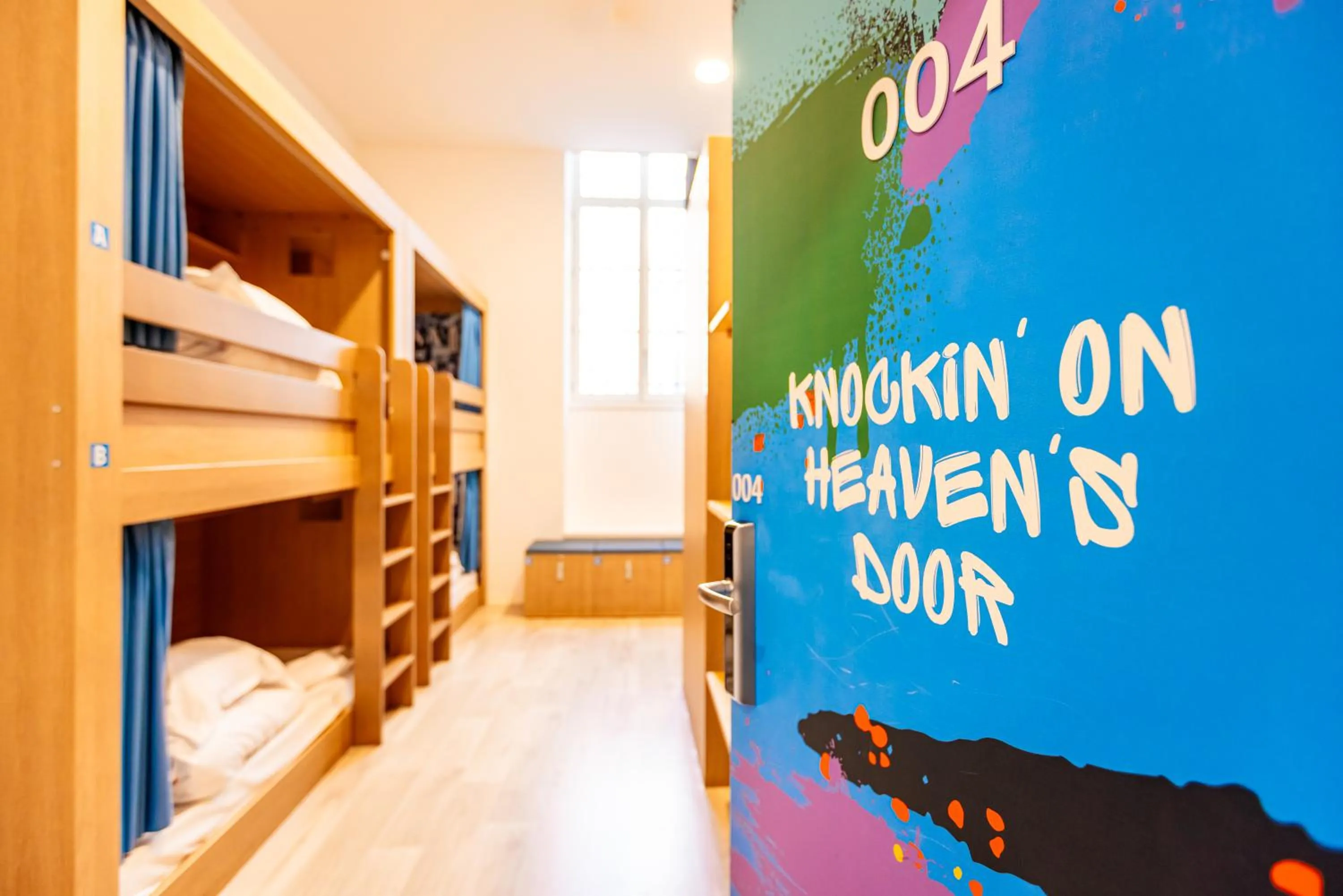 Single Bed in Female Dormitory Room in The People - Marseille