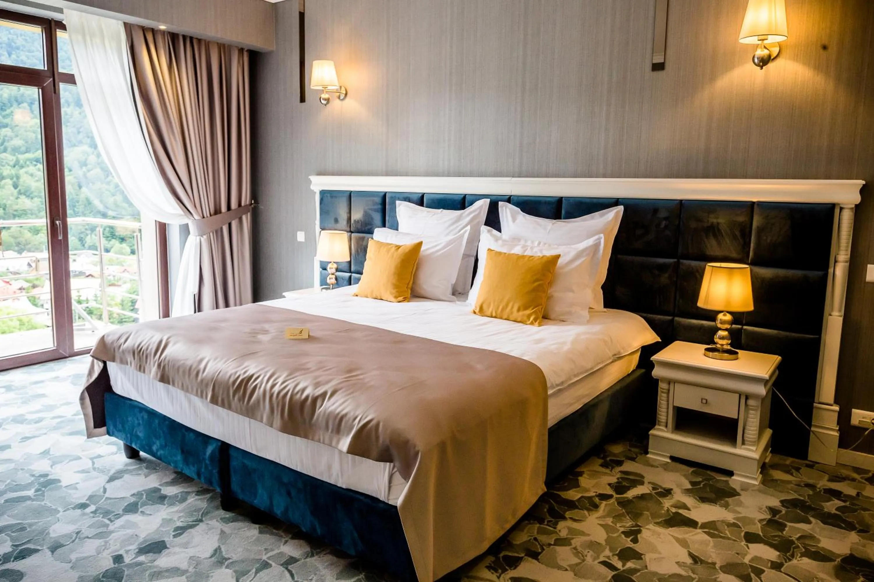 Deluxe Twin Room in HOTEL CARPAT INN