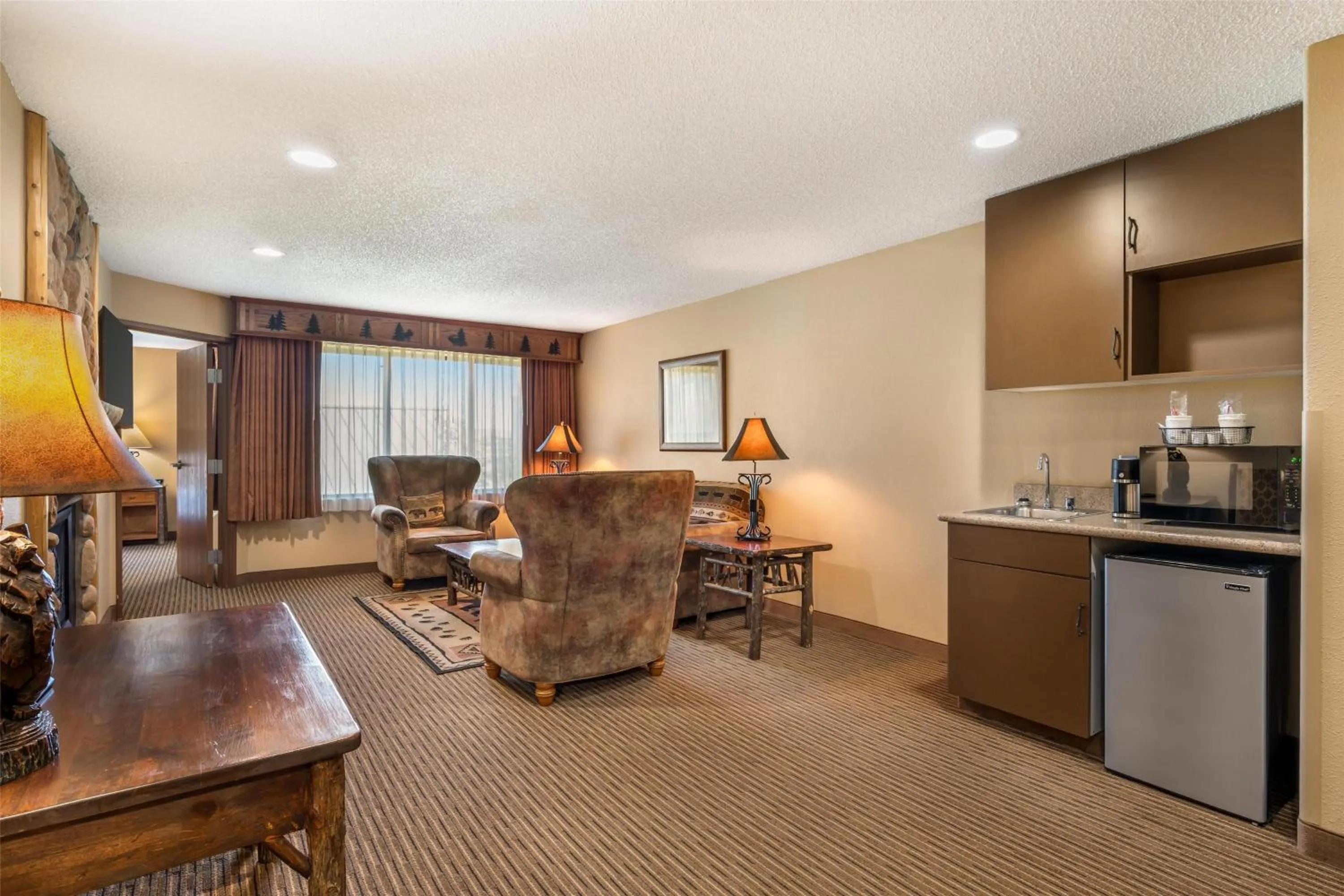 King Suite with Fireplace - Non-smoking in Best Western Plus Kelly Inn & Suites