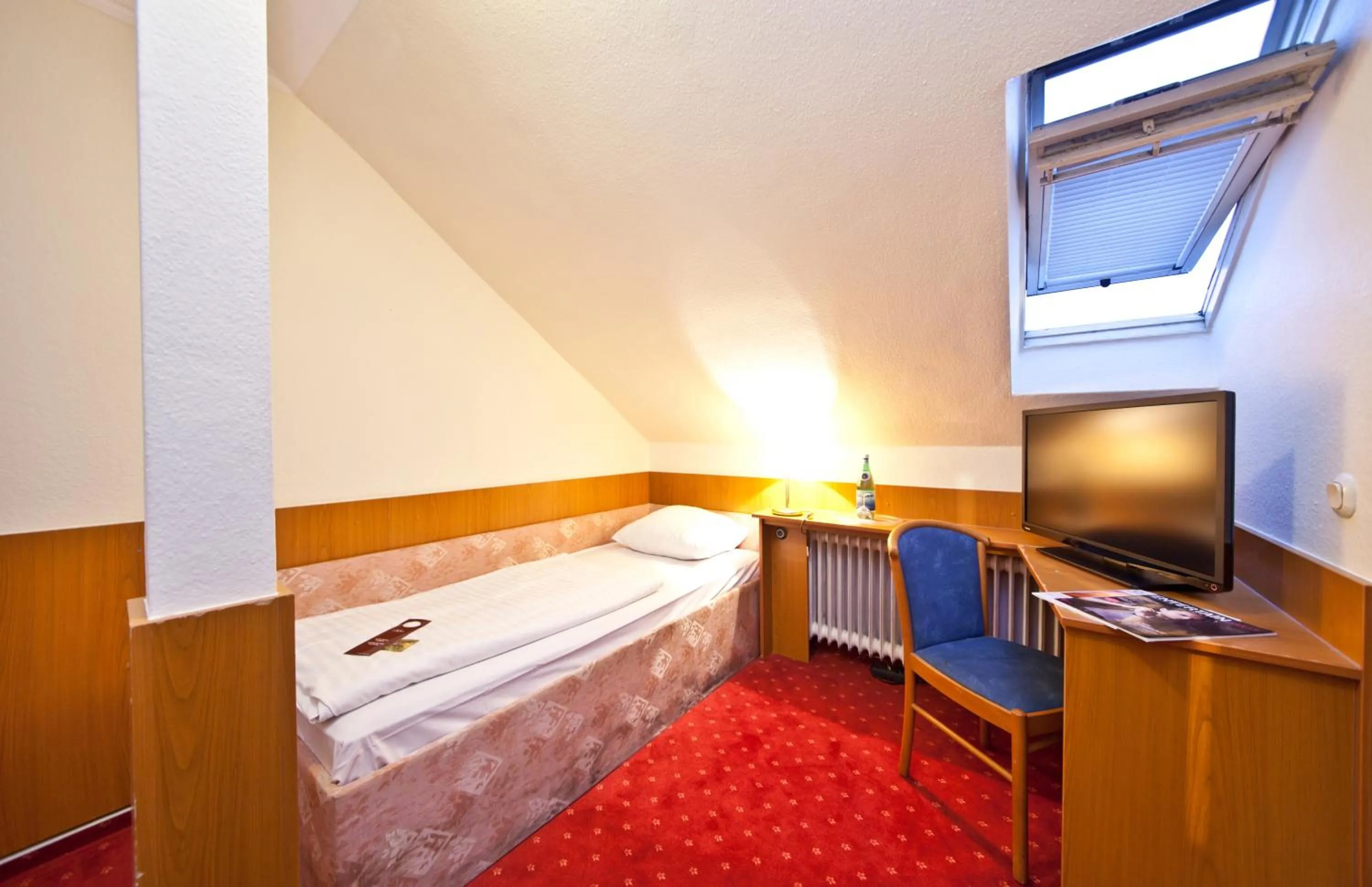 Economy Single Room in Hotel Primus Frankfurt Sachsenhausen