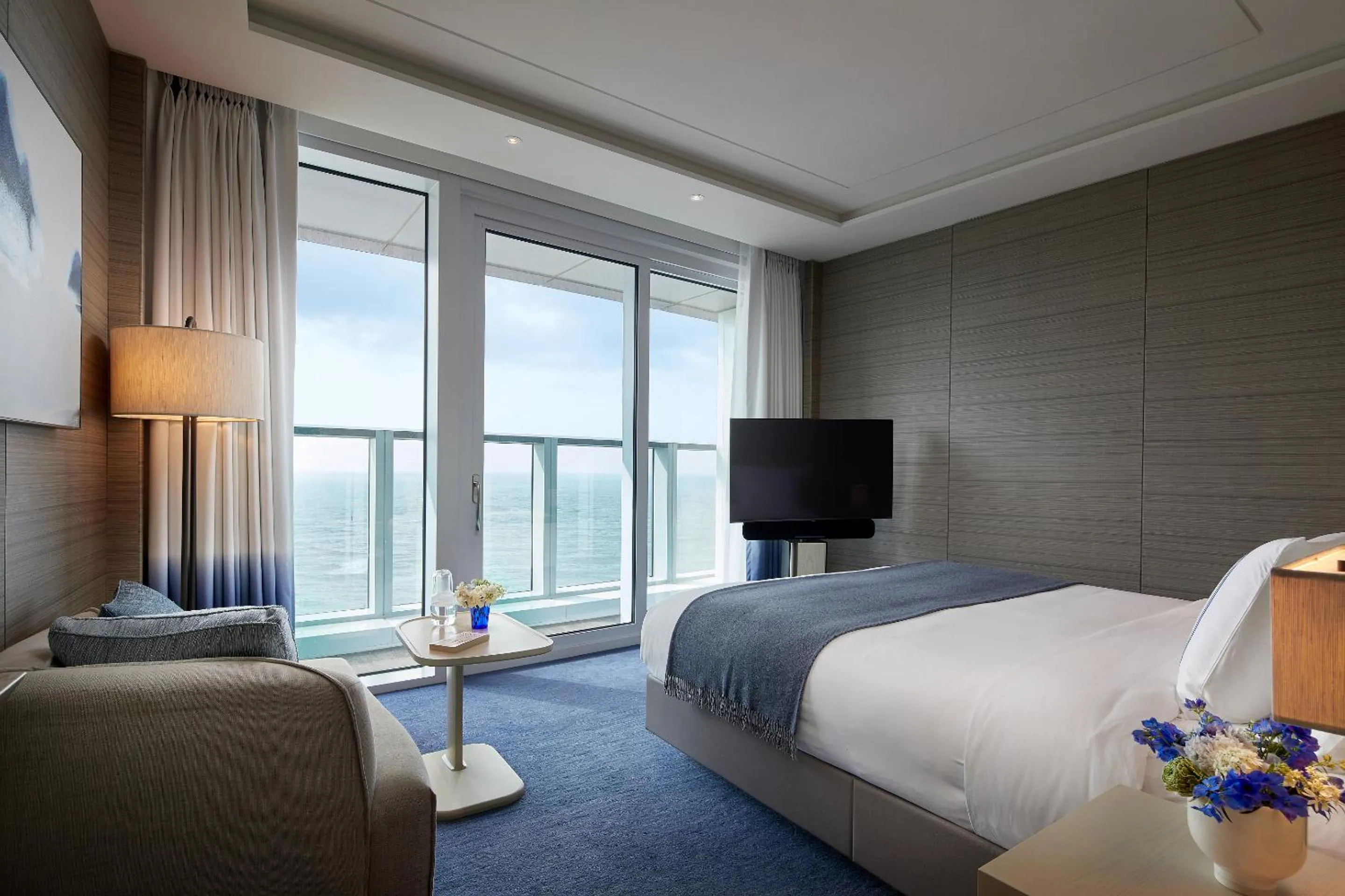 Grand Deluxe Double Room with Mipo Harbor View in Signiel Busan