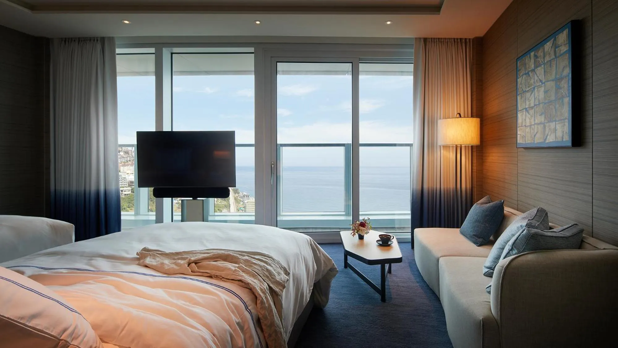 Premier Twin Room with Mipo Harbor View in Signiel Busan
