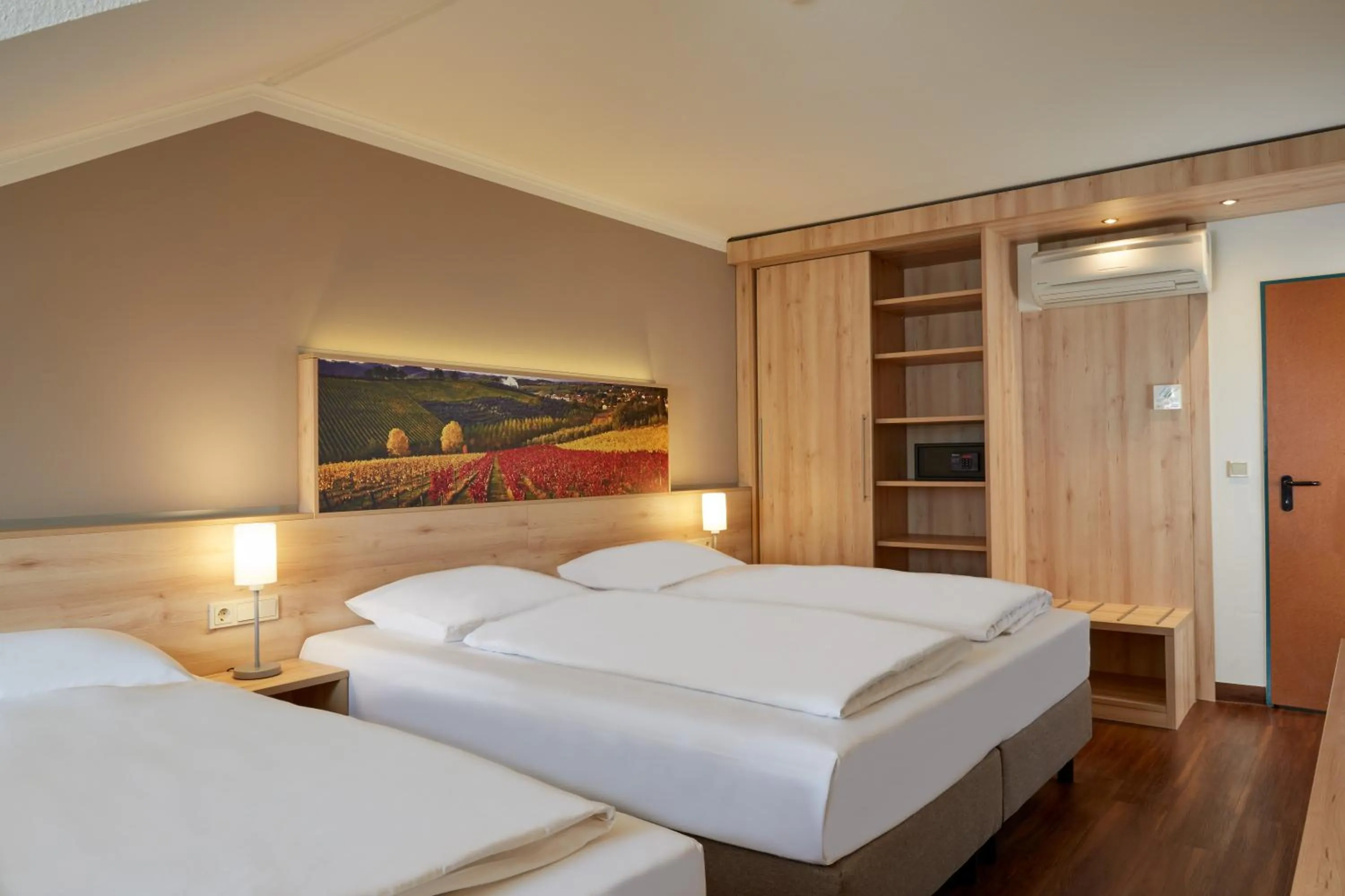 Family Room in H+ Hotel Stuttgart Herrenberg