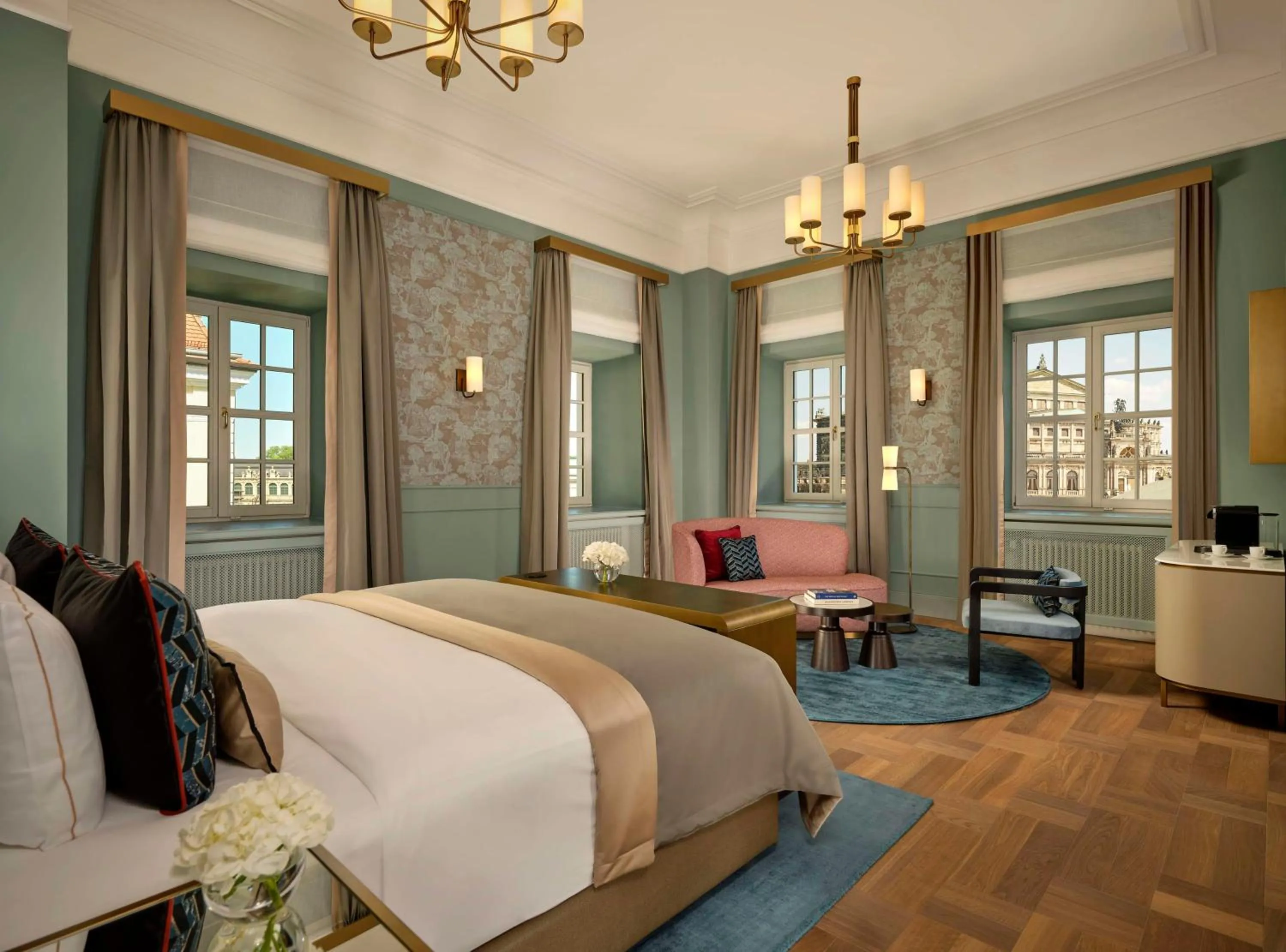 Grand Palais View Room in Hotel Taschenbergpalais Kempinski