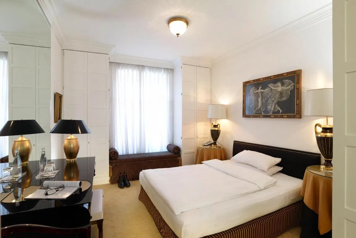 Superior Double or Twin Room in Hotel Opera