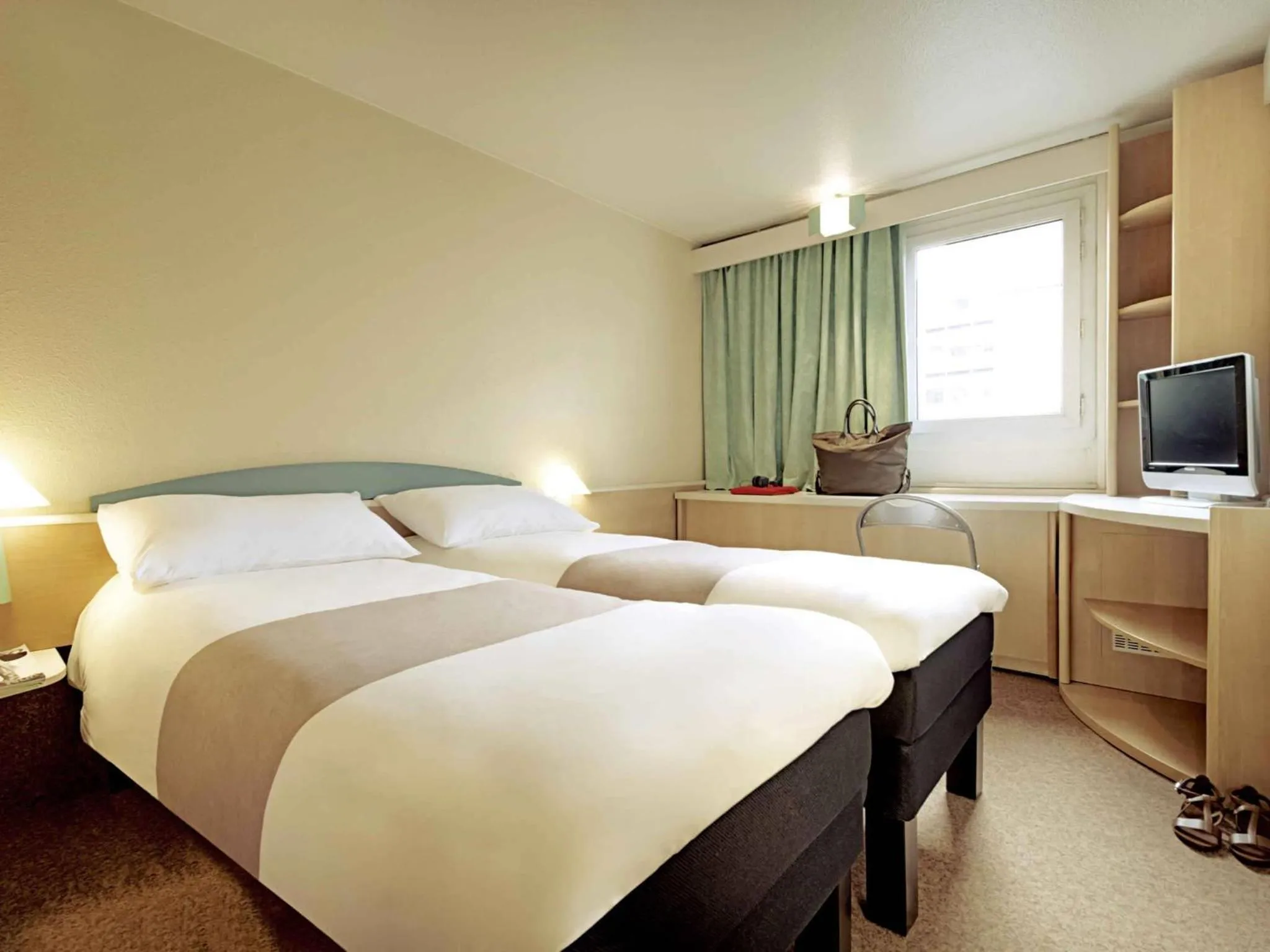 Twin Room in ibis Augsburg Koenigsplatz