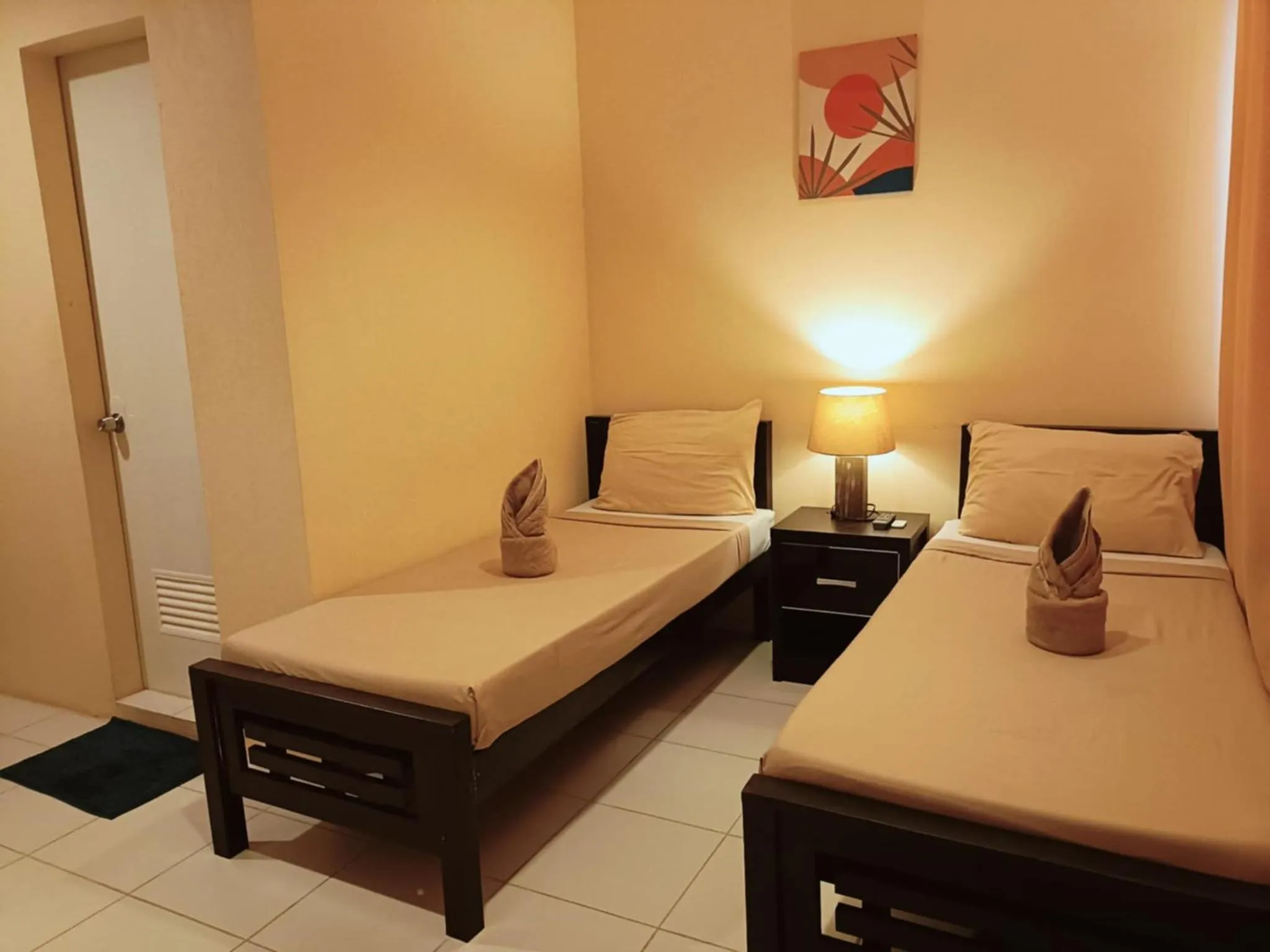 Standard Twin Room in Claytown Pension House