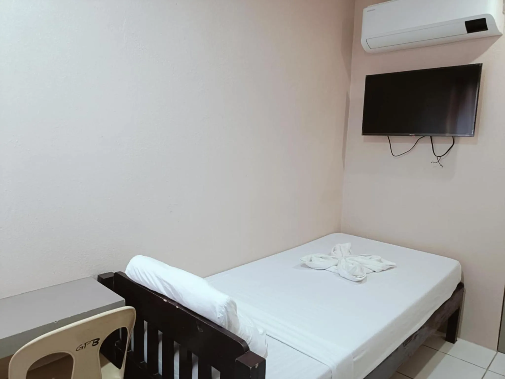 Single Room in Claytown Pension House