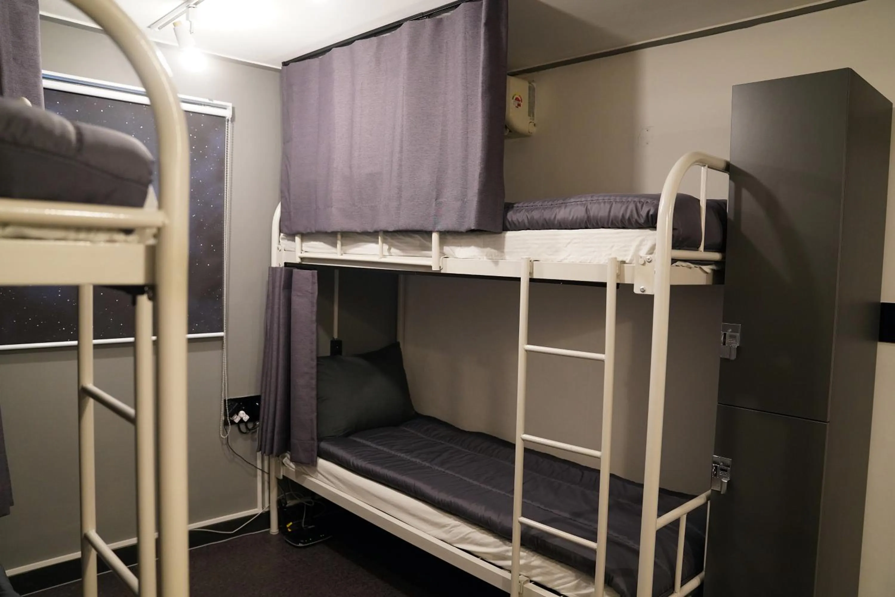 Quadruple Room with Private Bathroom in Apollo Guesthouse