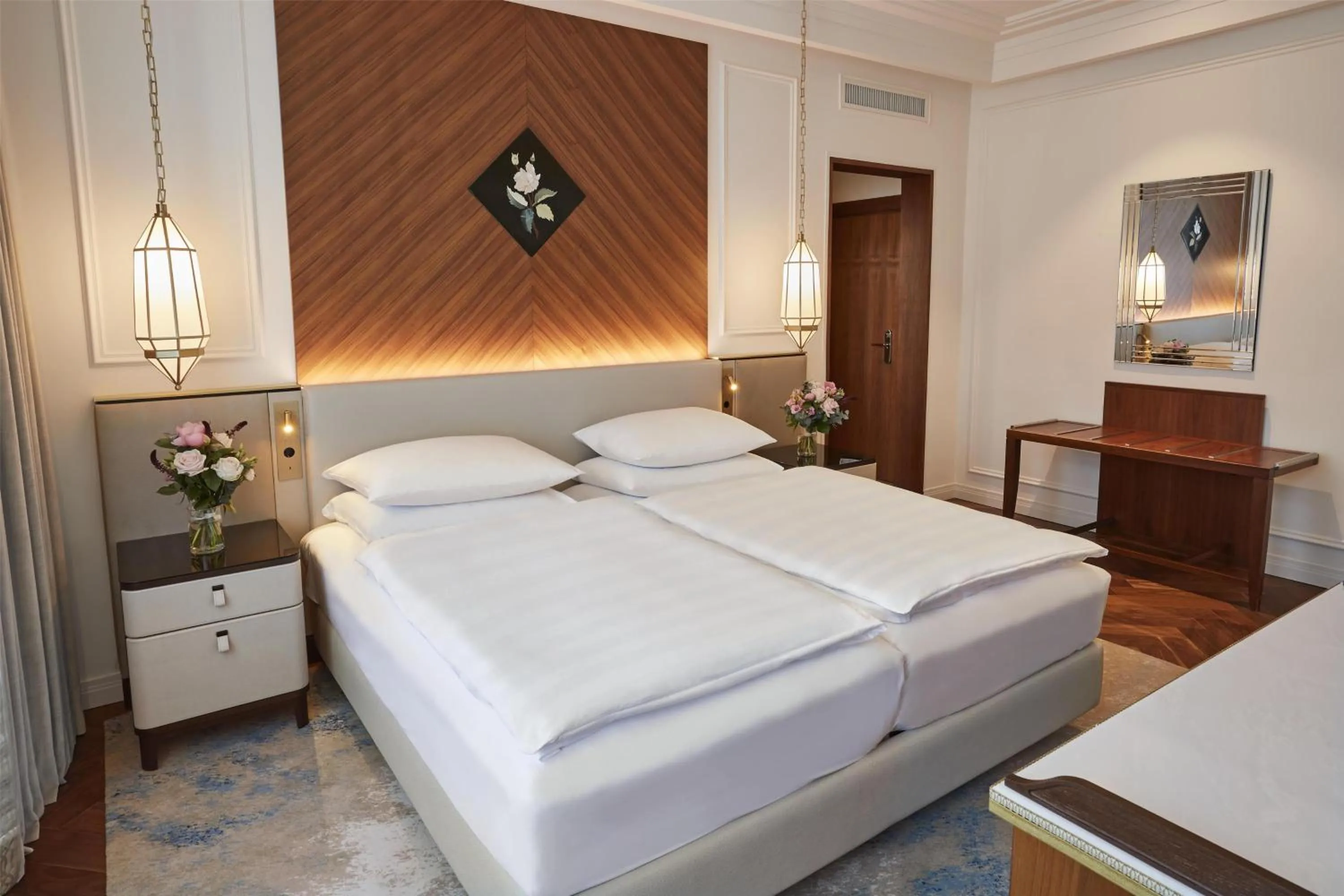 Signature Deluxe Room in Vier Jahreszeiten Kempinski München