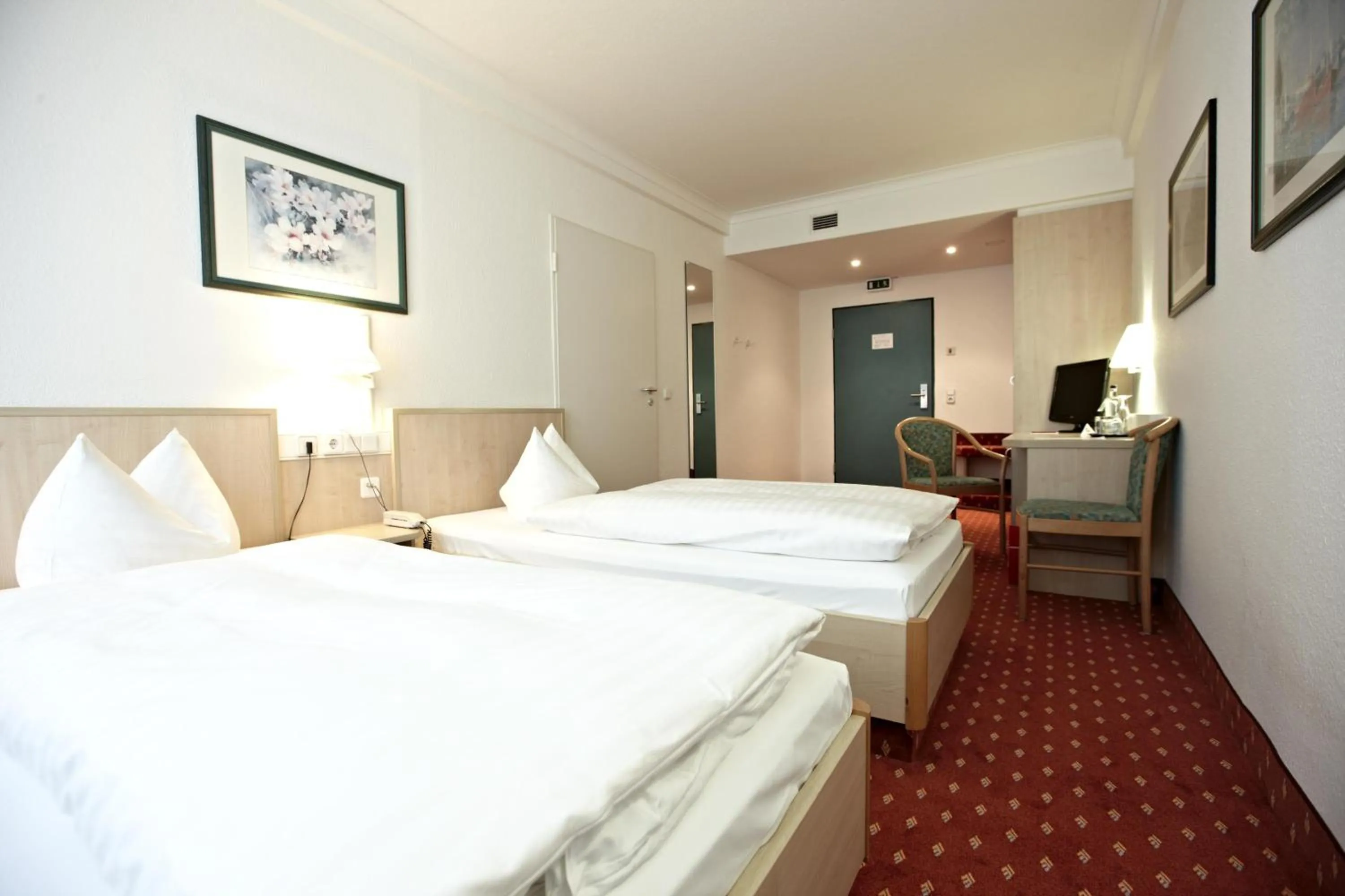 Standard Twin Room in IntercityHotel Schwerin