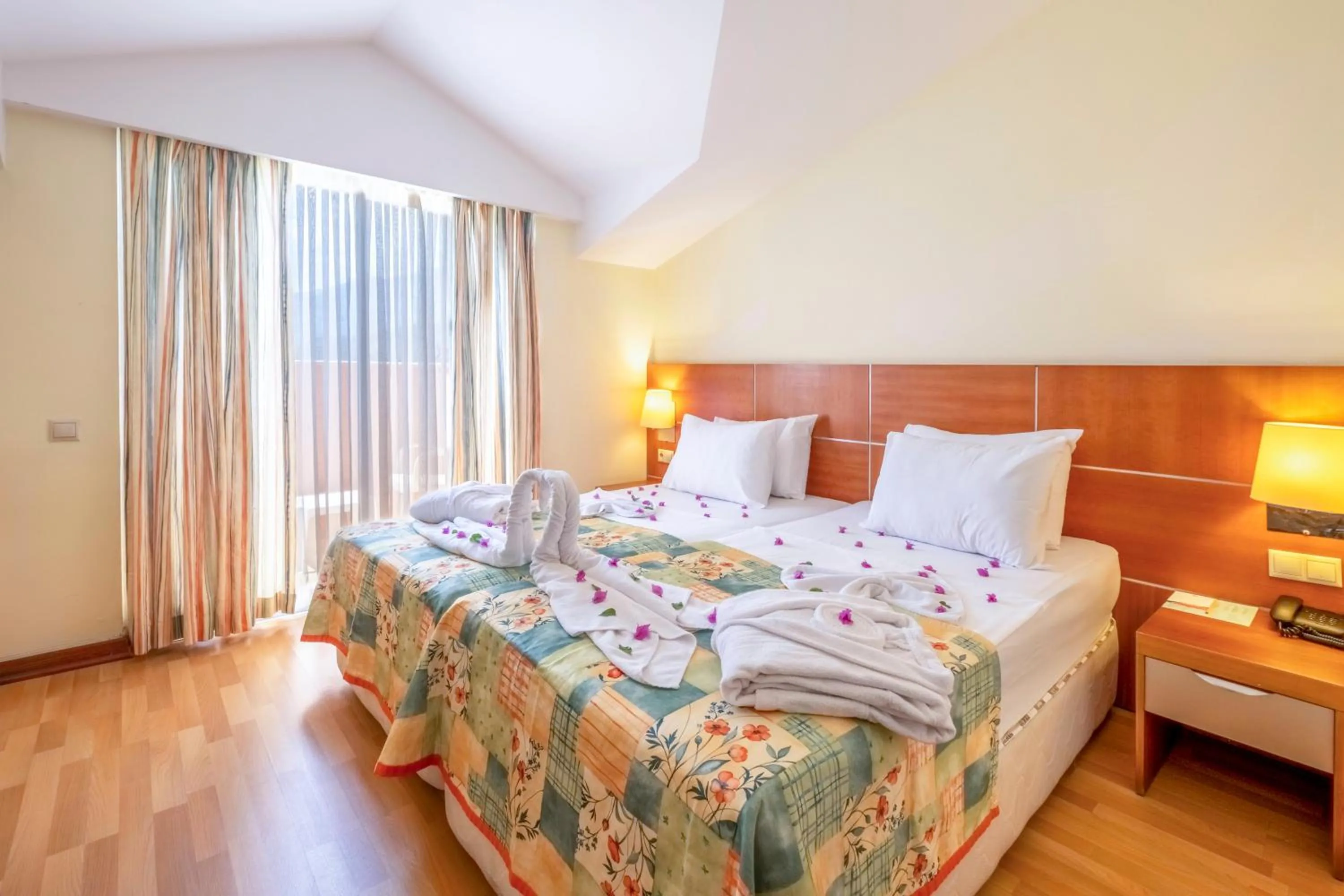 Standard Double or Twin Room with Balcony - single occupancy in Viking Park Hotel