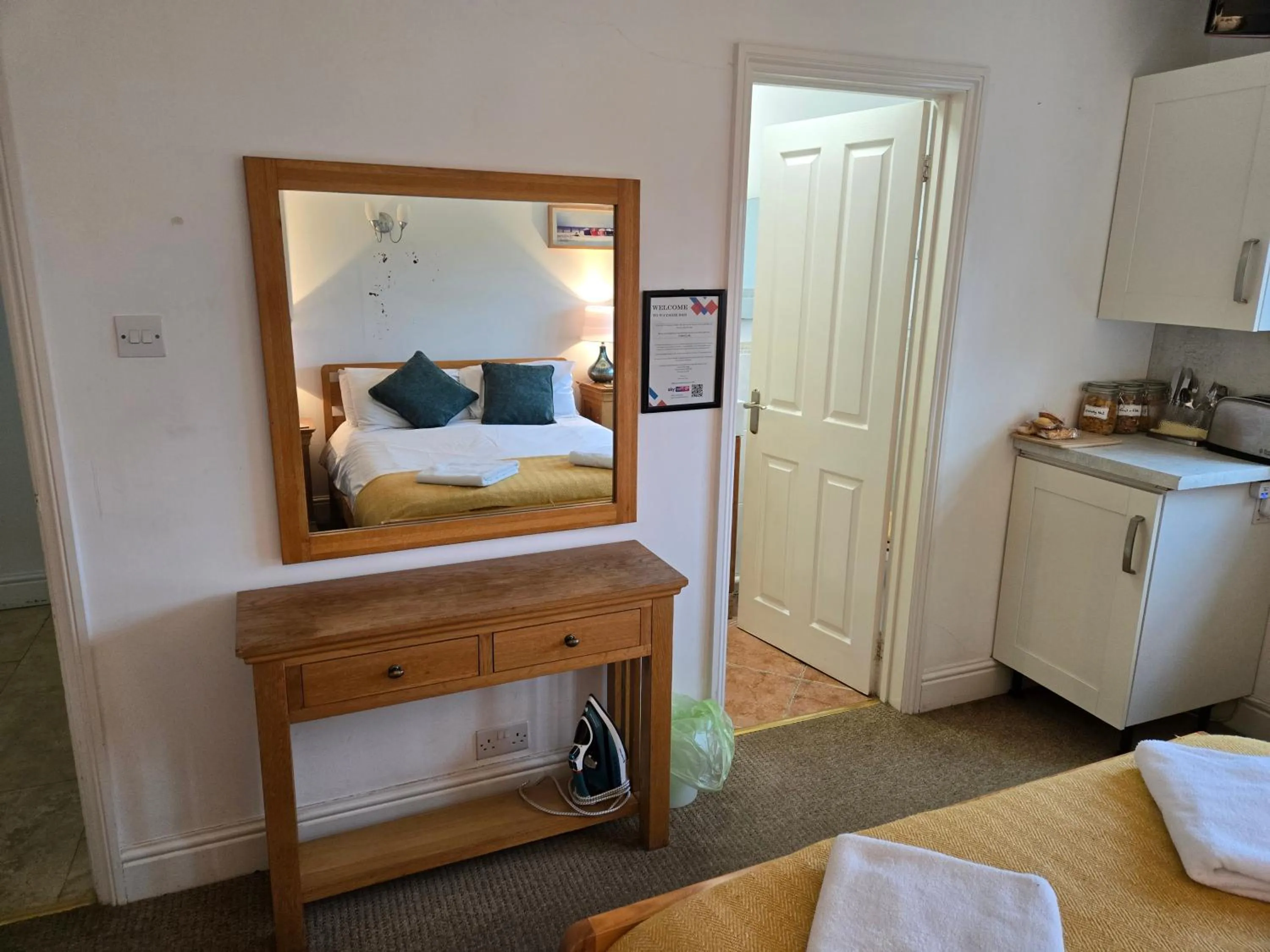 Deluxe Double Room with Extra Bed - single occupancy in Wayside B&B