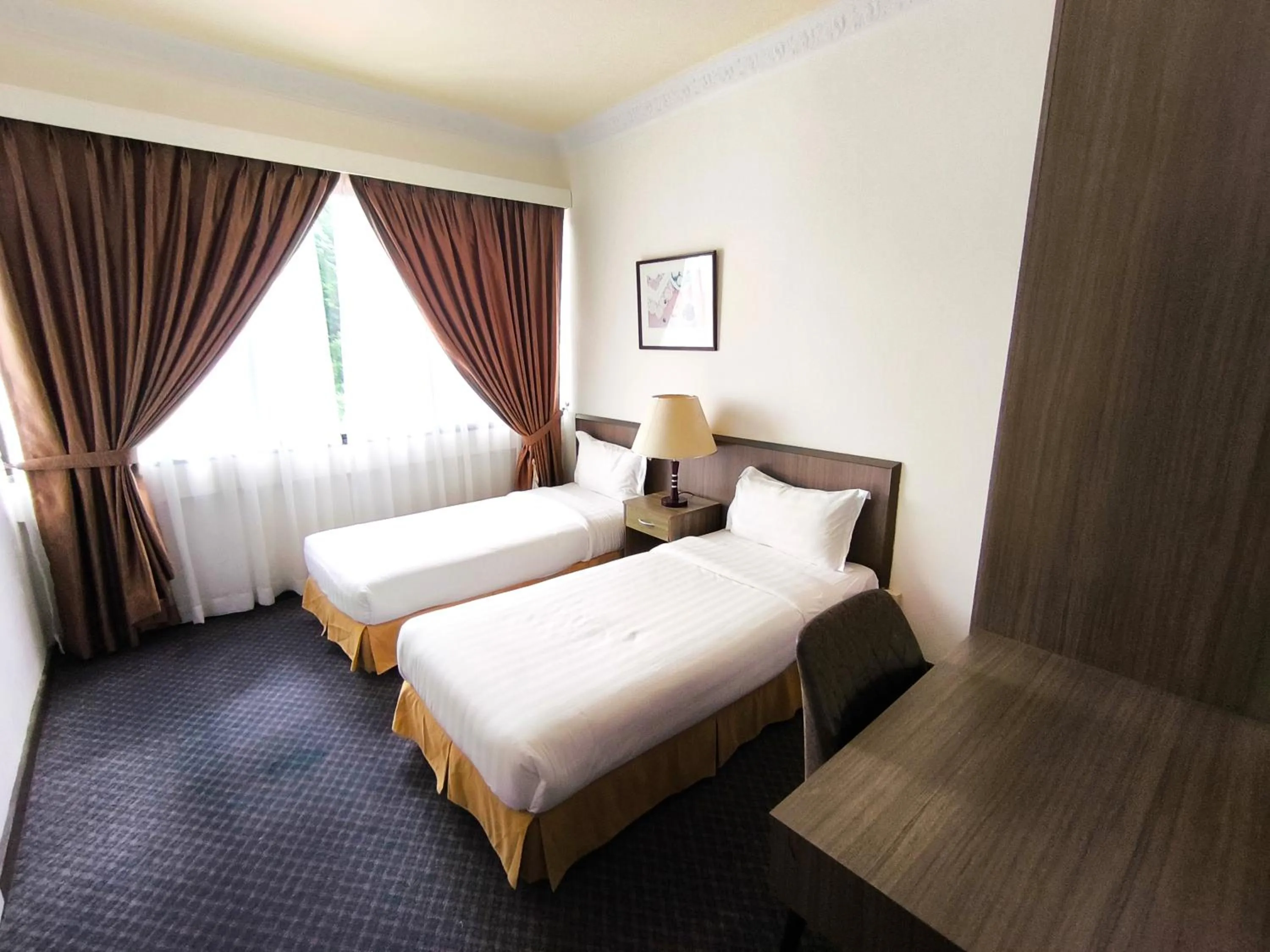 Junior Suite with Balcony in Jubilee Hotel